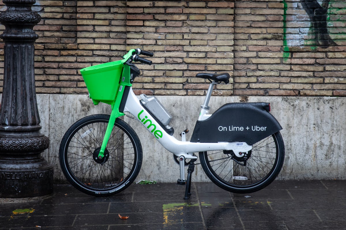 Lime warns e-bikes are ‘not for jousting’ after viral duel staged in London park Lime warns e-bikes are ‘not for jousting’ after viral duel staged in London park