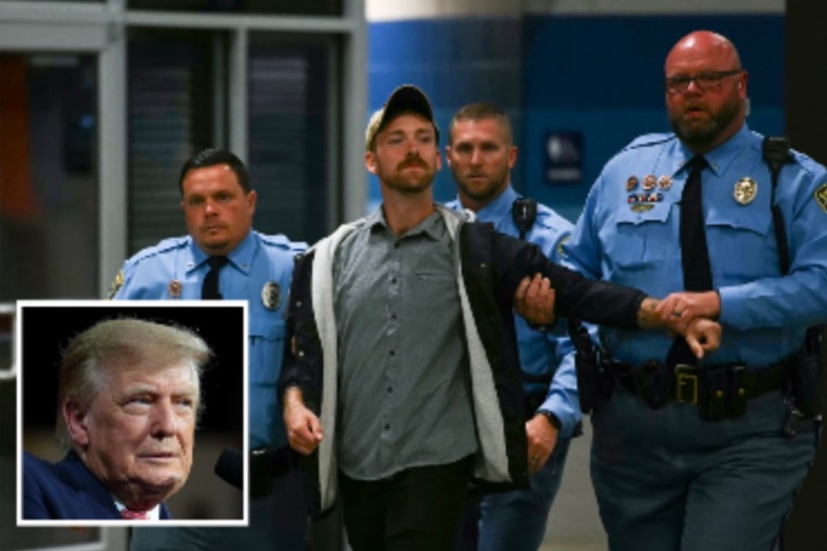 Trump Campaigns in Kansas for Sen. Roger Marshall Amid Protests