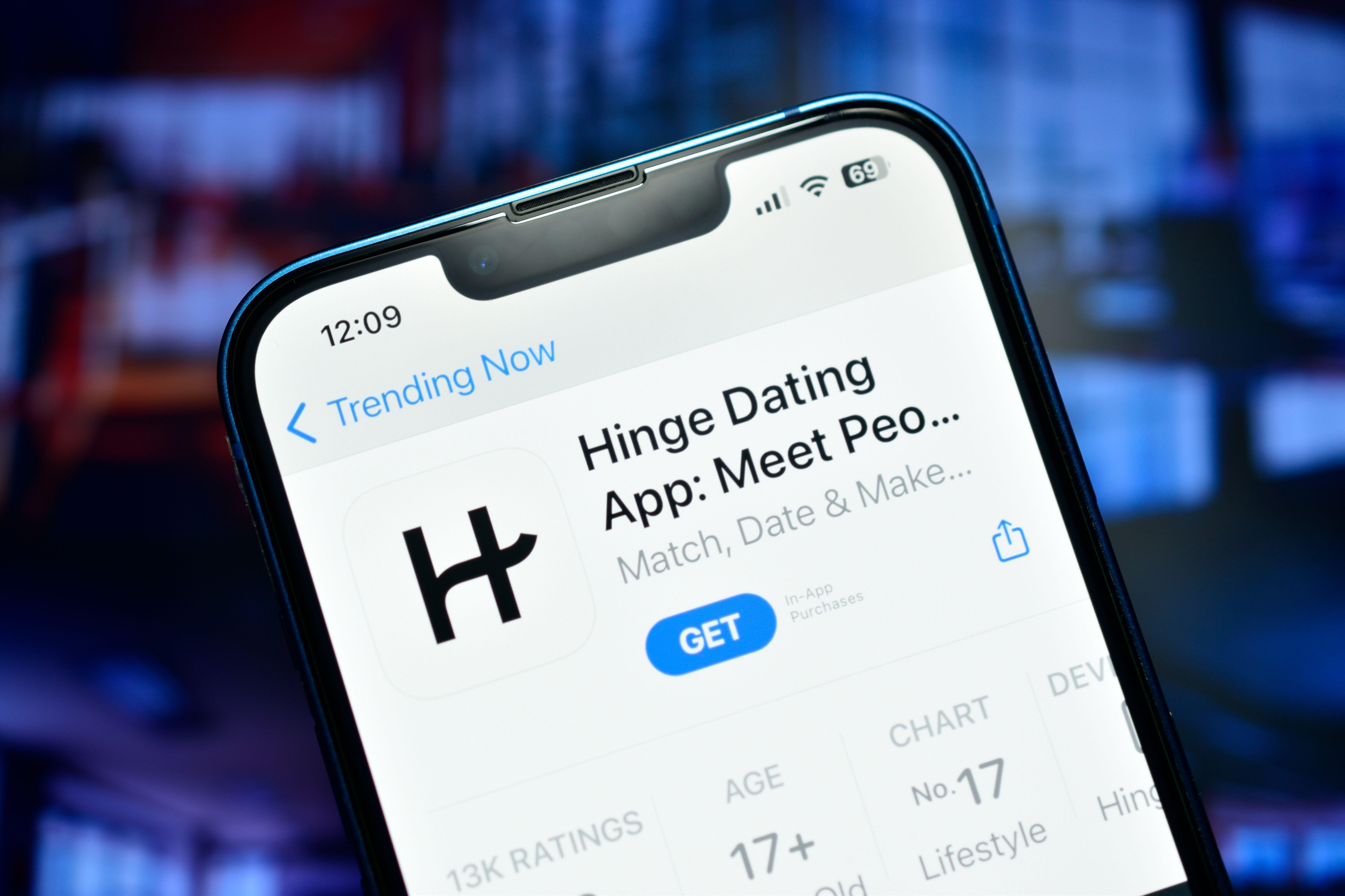 2RPK0HK New Delhi, India 4 September 2023:- Hinge dating app on iphone 13