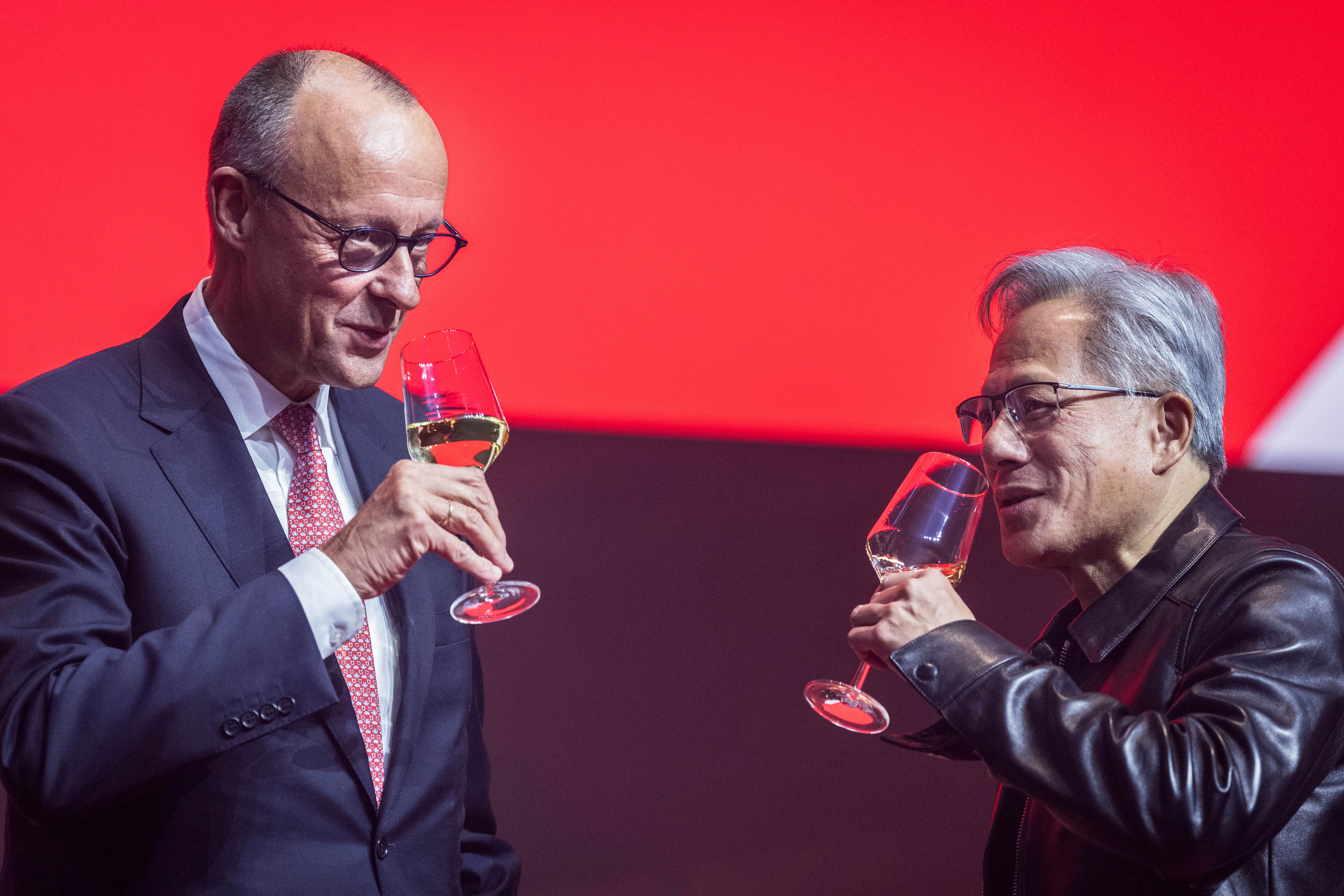 Nvidia-Chef macht überraschende Prognose: KI wird die Industrie ersetzen