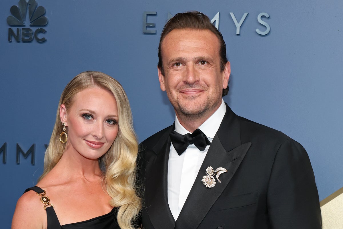 How I Met Your Mother star Jason Segel marries former Taylor Swift backup dancer Kayla Radomski