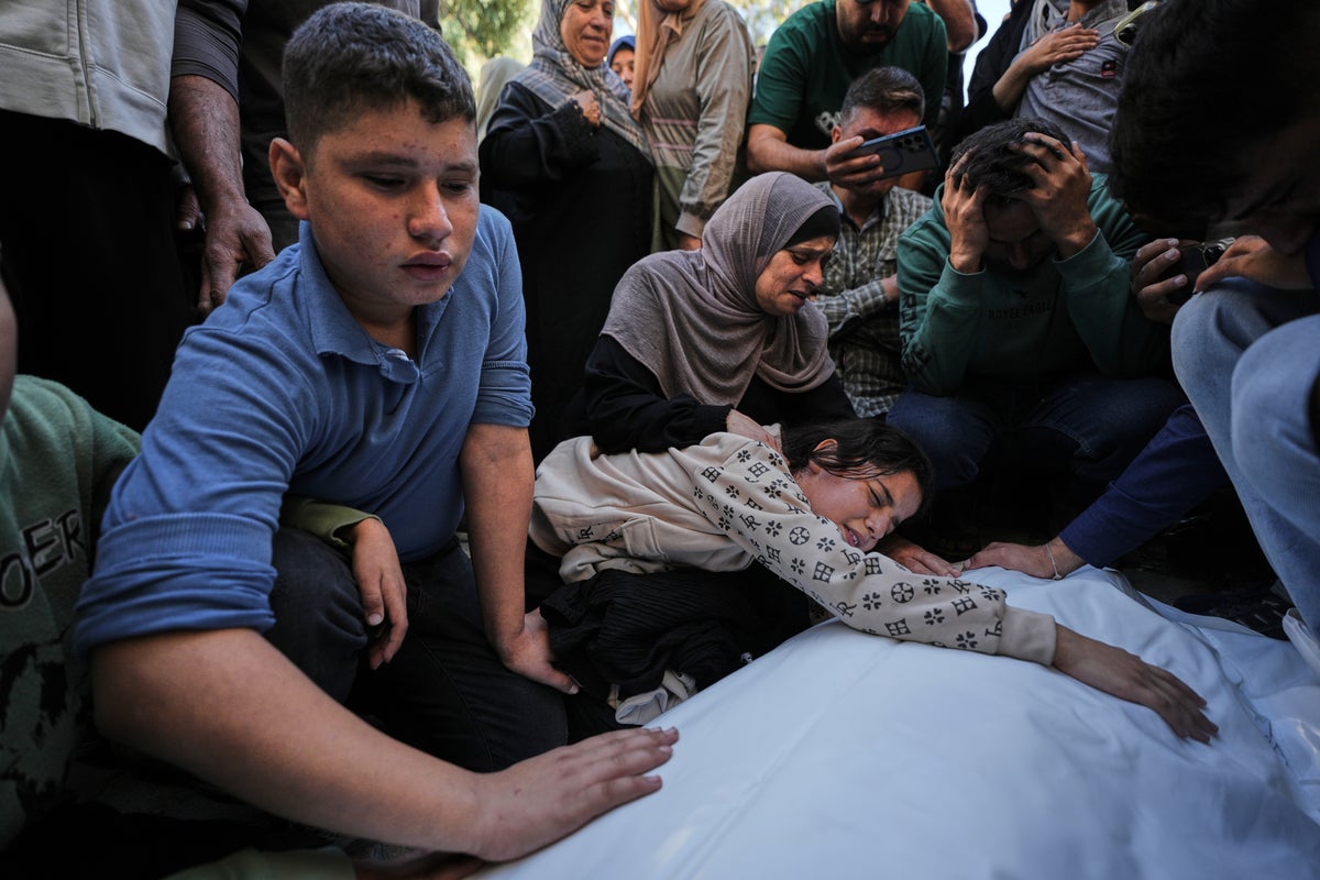 UK to send jets to defend Saudi Arabia from Houthi attacks, and other Mideast news