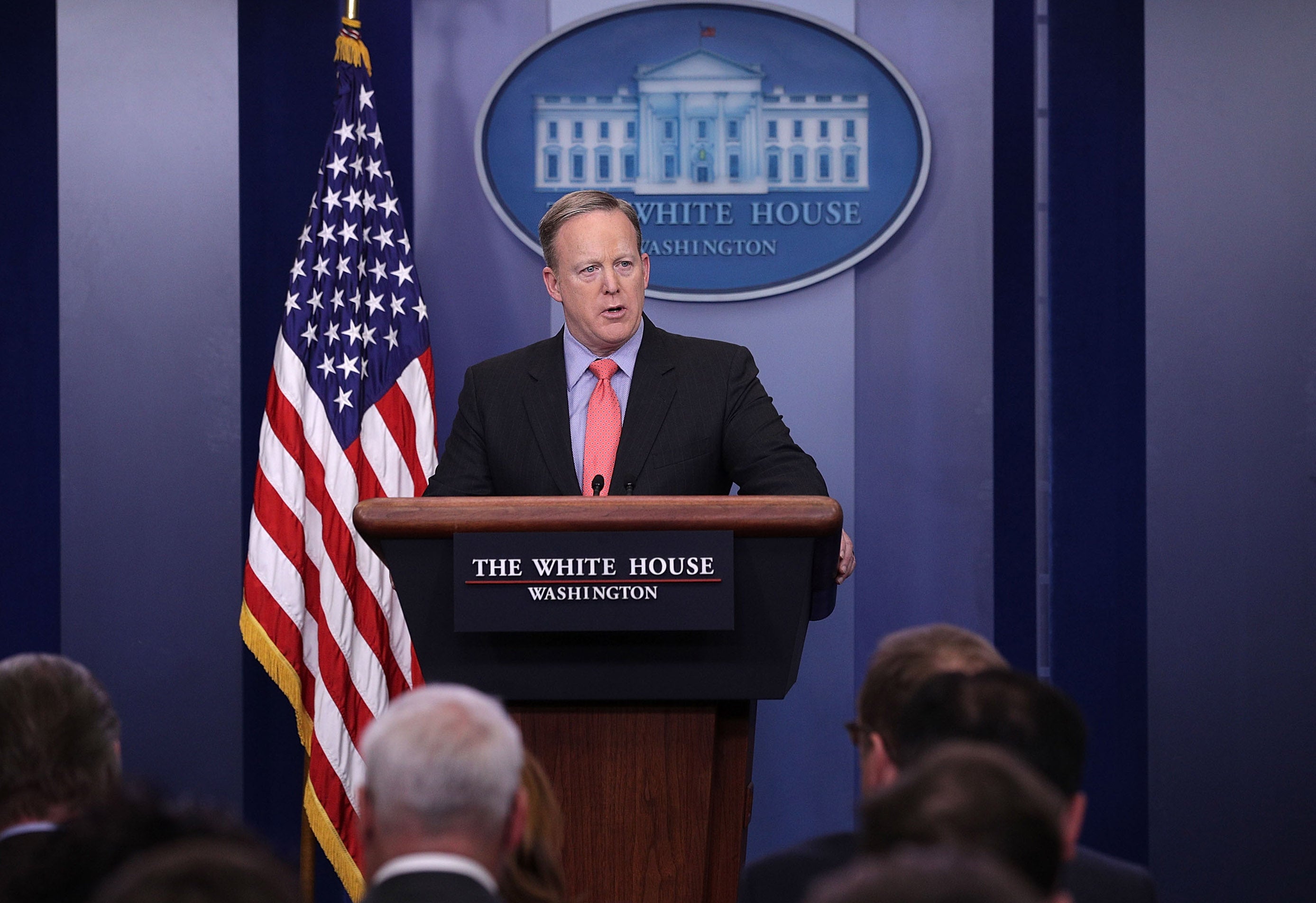 Sean Spicer, Donald Trump’s first press secretary and the only one who was a man, has warned the president to stop focusing on looks when he picks someone to replace Katie Zacharia, who only lasted five days behind the podium