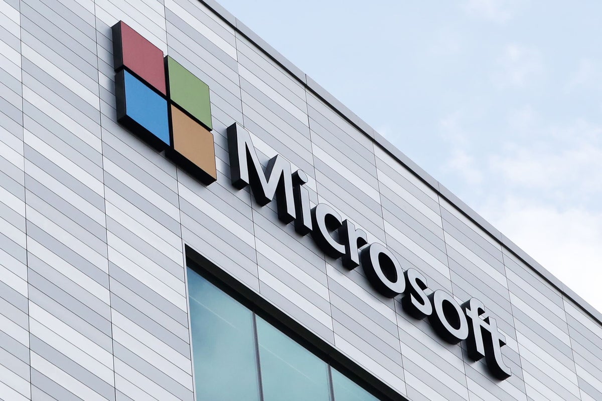 Microsoft UK chief says £22bn AI investment remains on track after Loughton data‑centre pull‑out