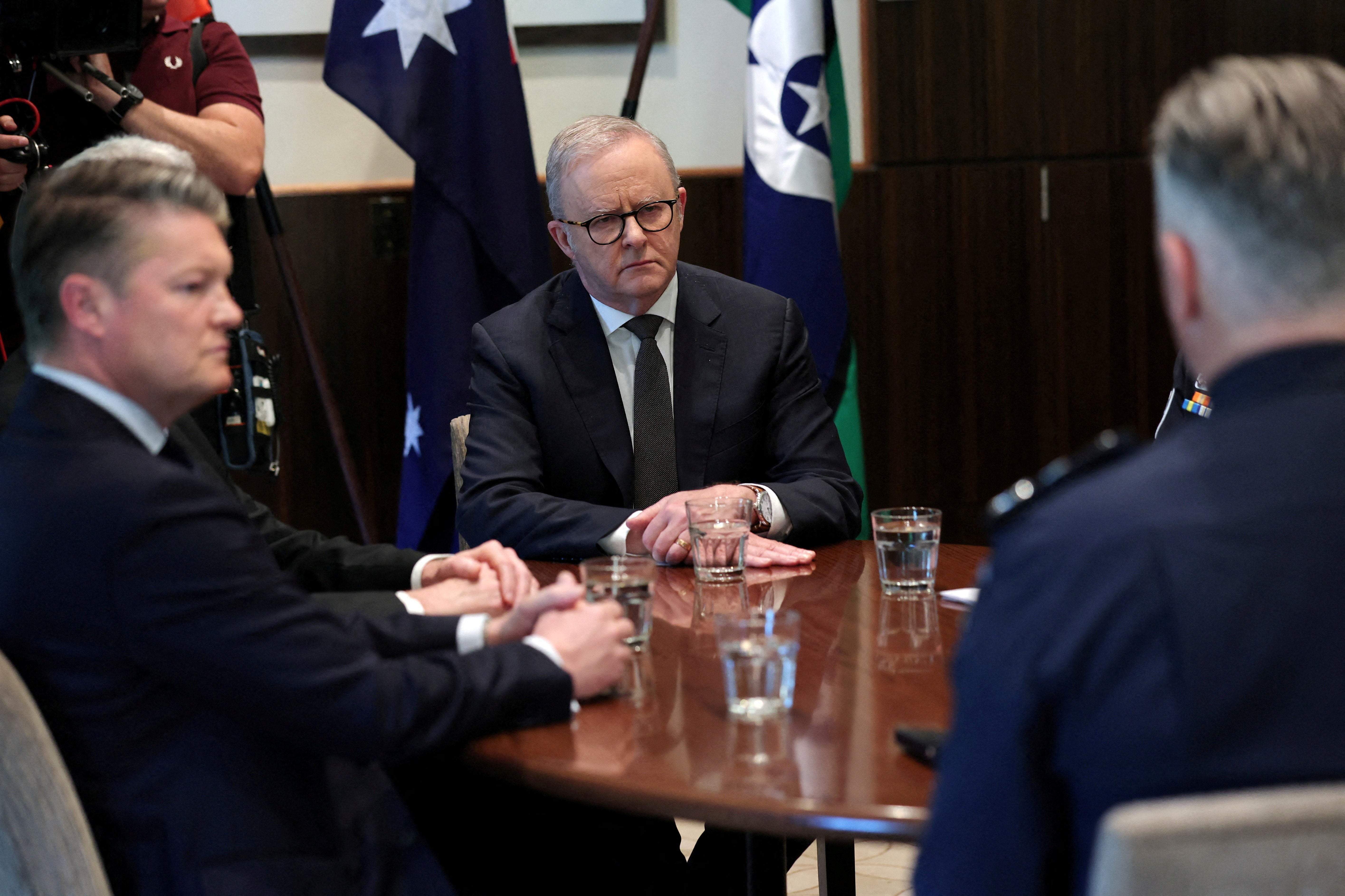 Victoria premier Ben Carroll pays forgotten petrol bill after police contact