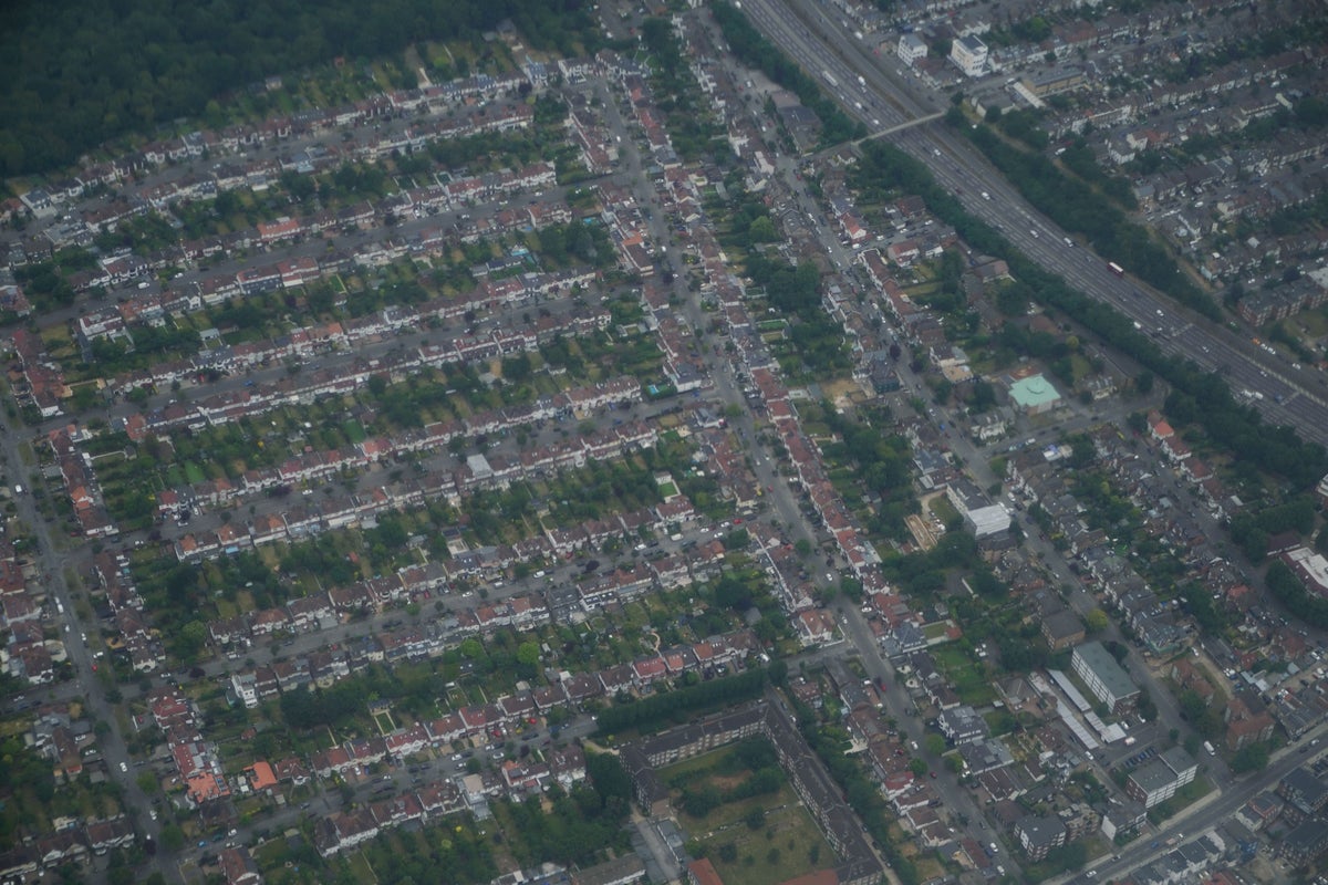 Annual UK house price growth slowed in August for fourth month in a row – ONS