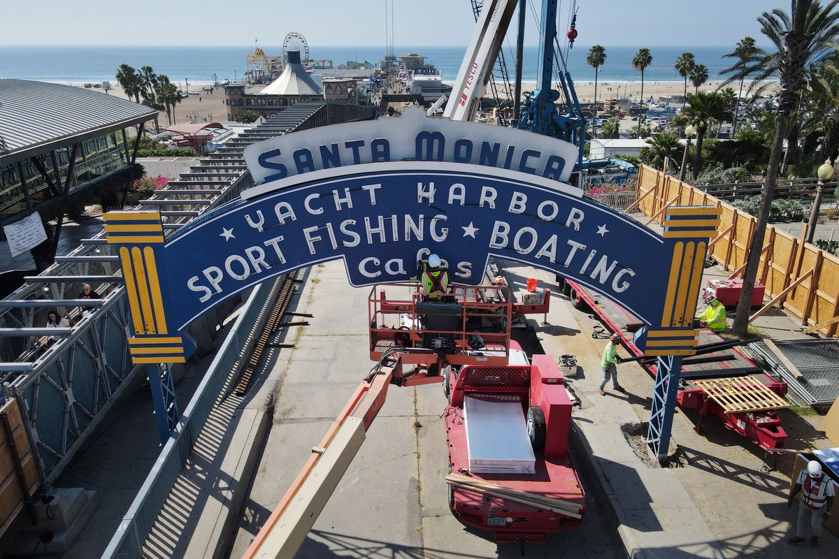 Cranes dismantle Santa Monica Pier sign as landmark prepares to head to Las Vegas
