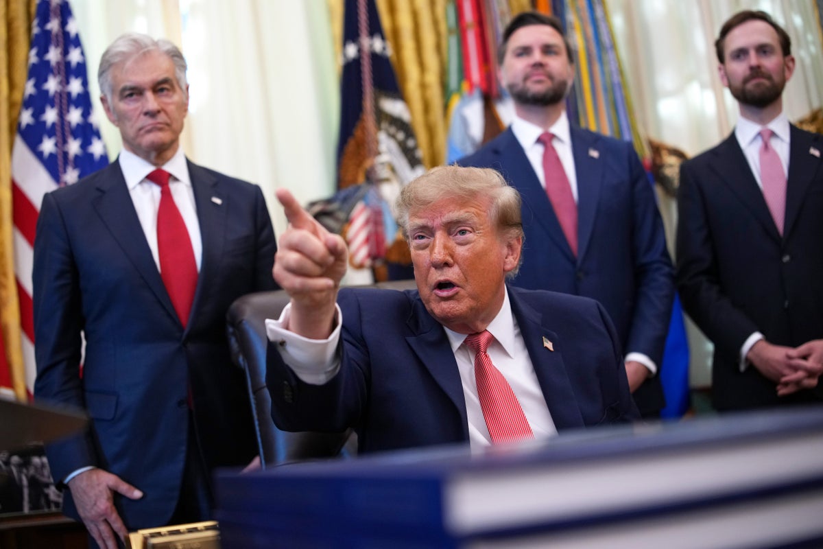 DOJ’s snitch-for-Trump plan hilariously backfires almost immediately