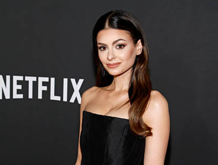 Former model Elizabeth Pipko could also replace Zacharia, bettors predict
