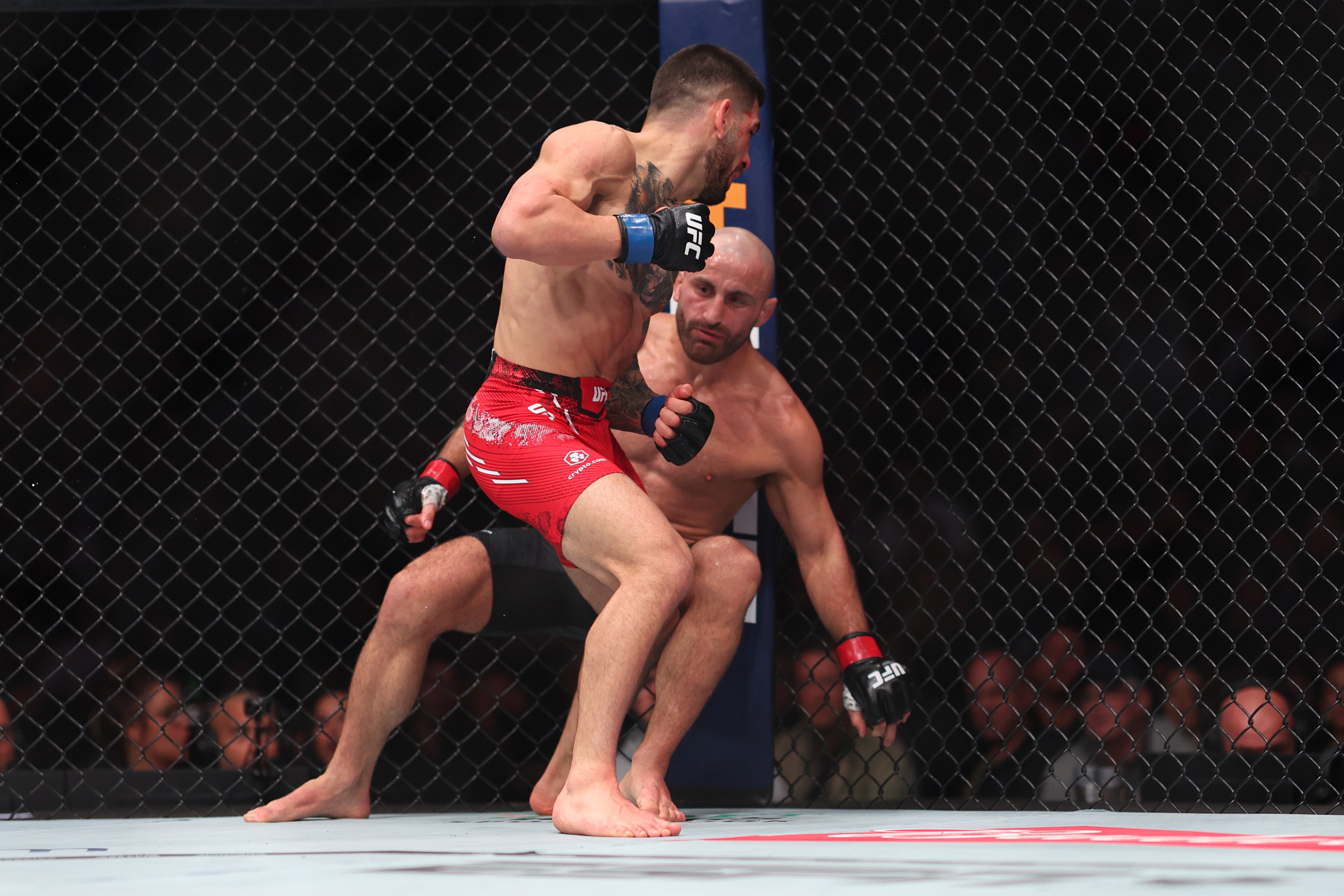 Ilia Topuria stopped Volkanovski in the second round of their title fight