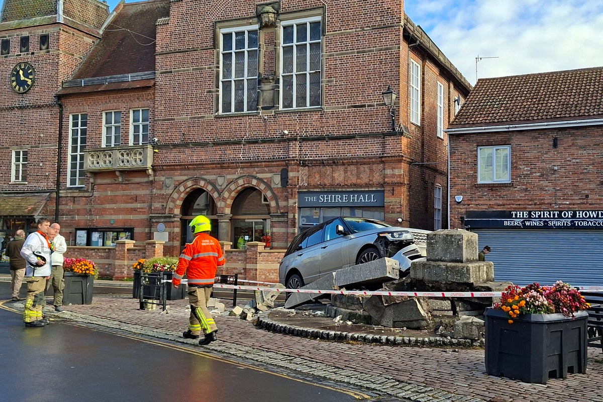 Historic landmark left in ruins after Range Rover crashes into it 