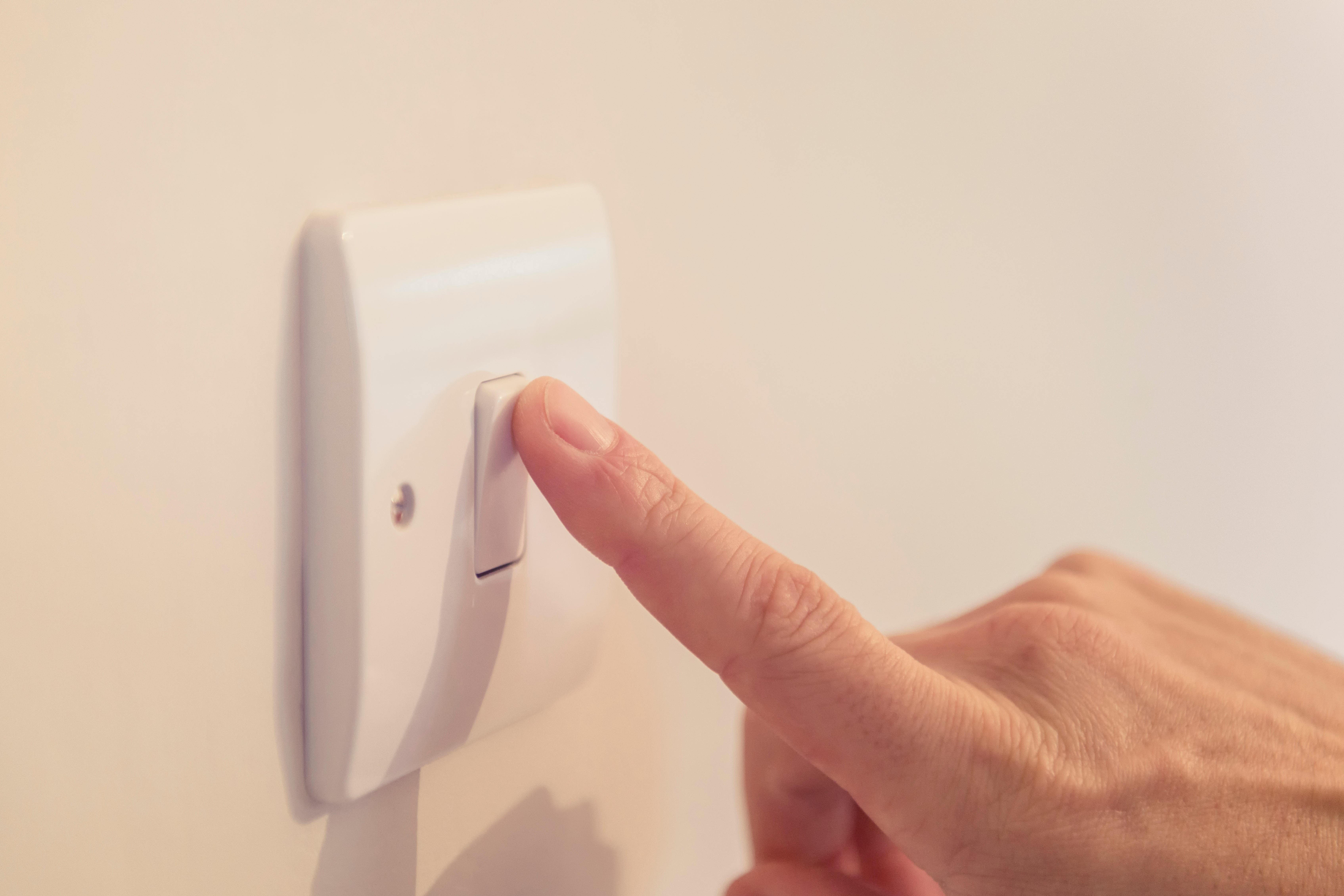 Government urges households to watch for warm‑home discount letters