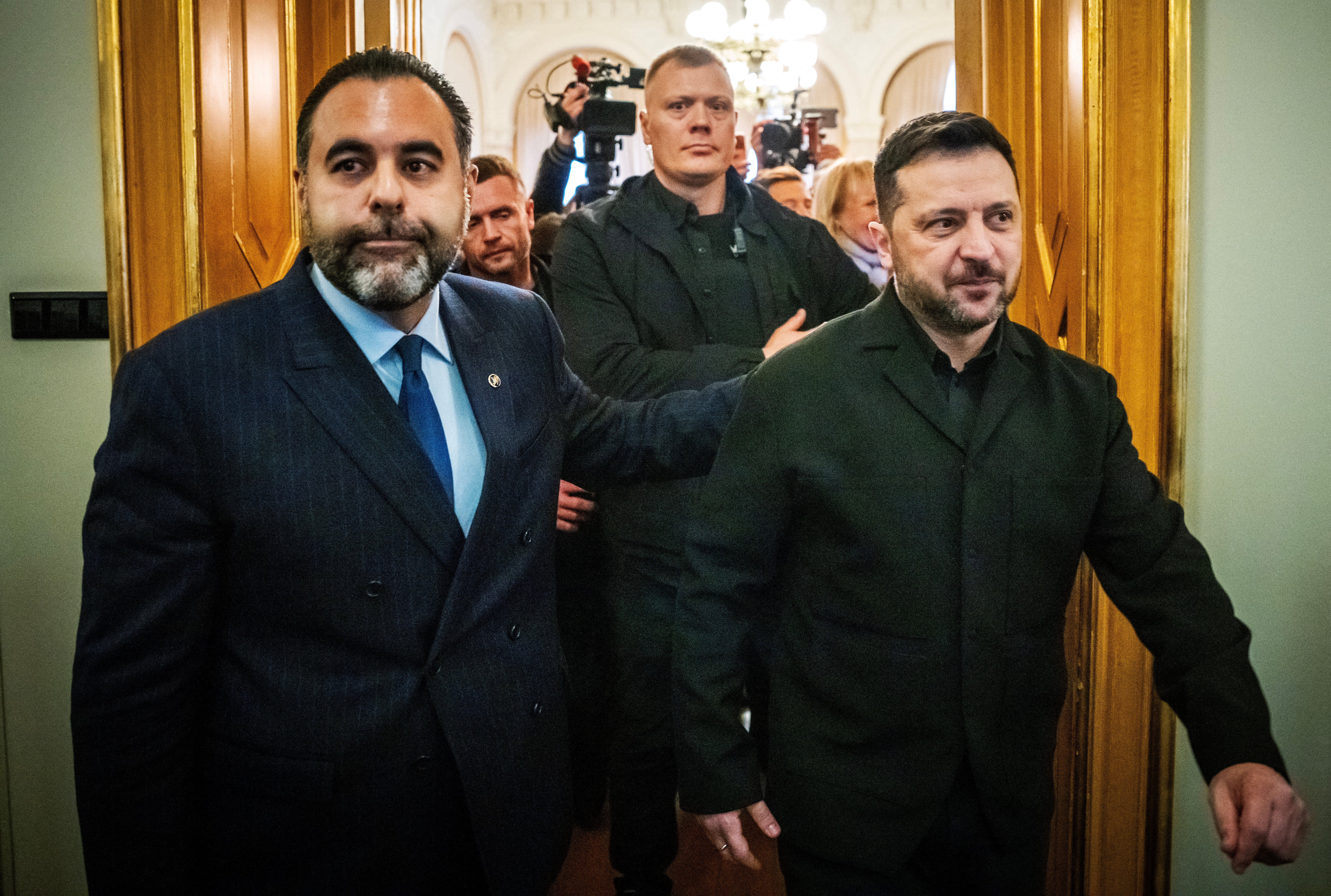 Ukraine - Russia war latest : Zelensky says Trump should talk about Putin the way he talks about me
