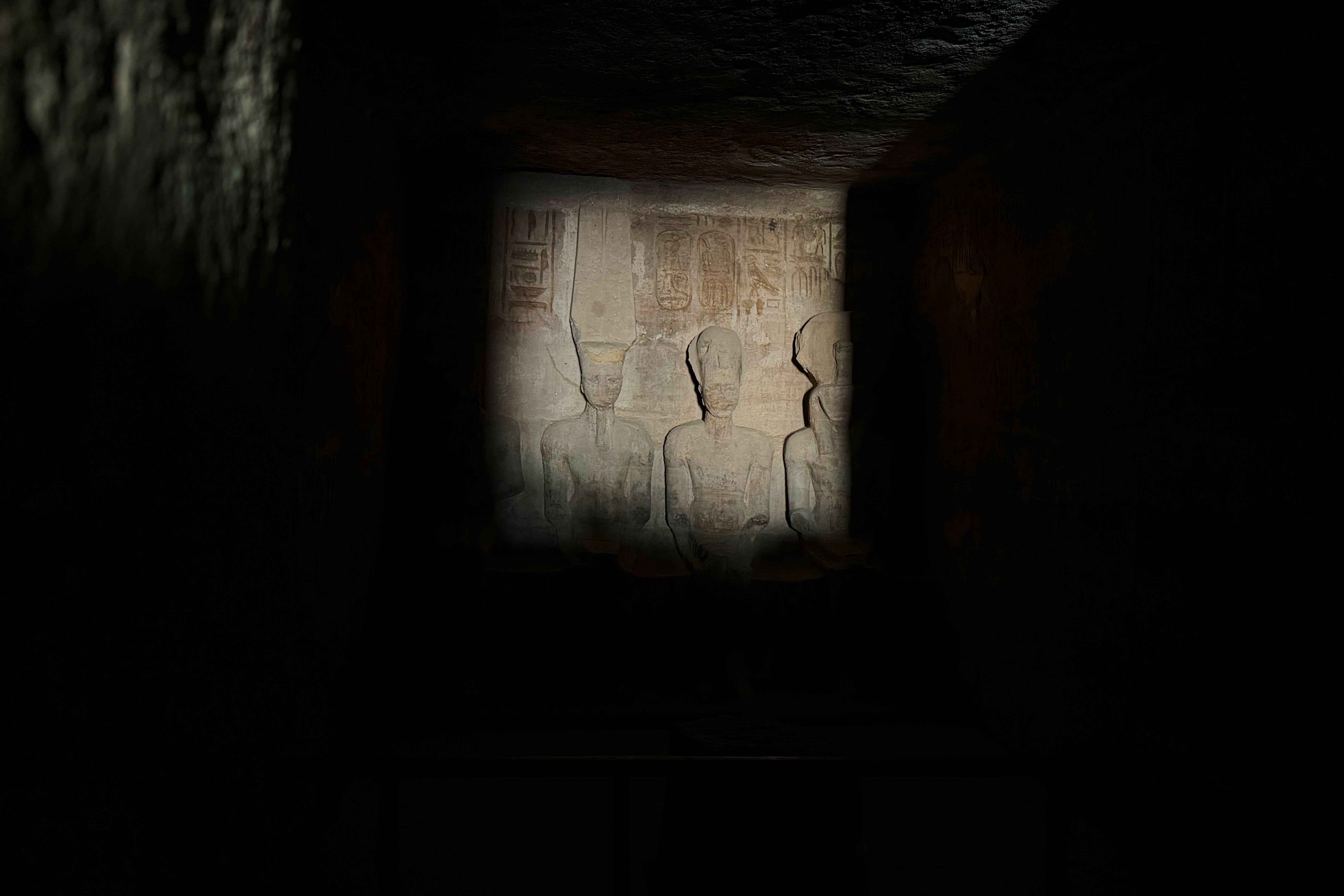Tourist sleep outside 3,000-year-old temple in Egypt to catch a glimpse ...