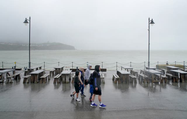 An Amber warning for wind is in place across Cornwall and parts of Devon today until 10am