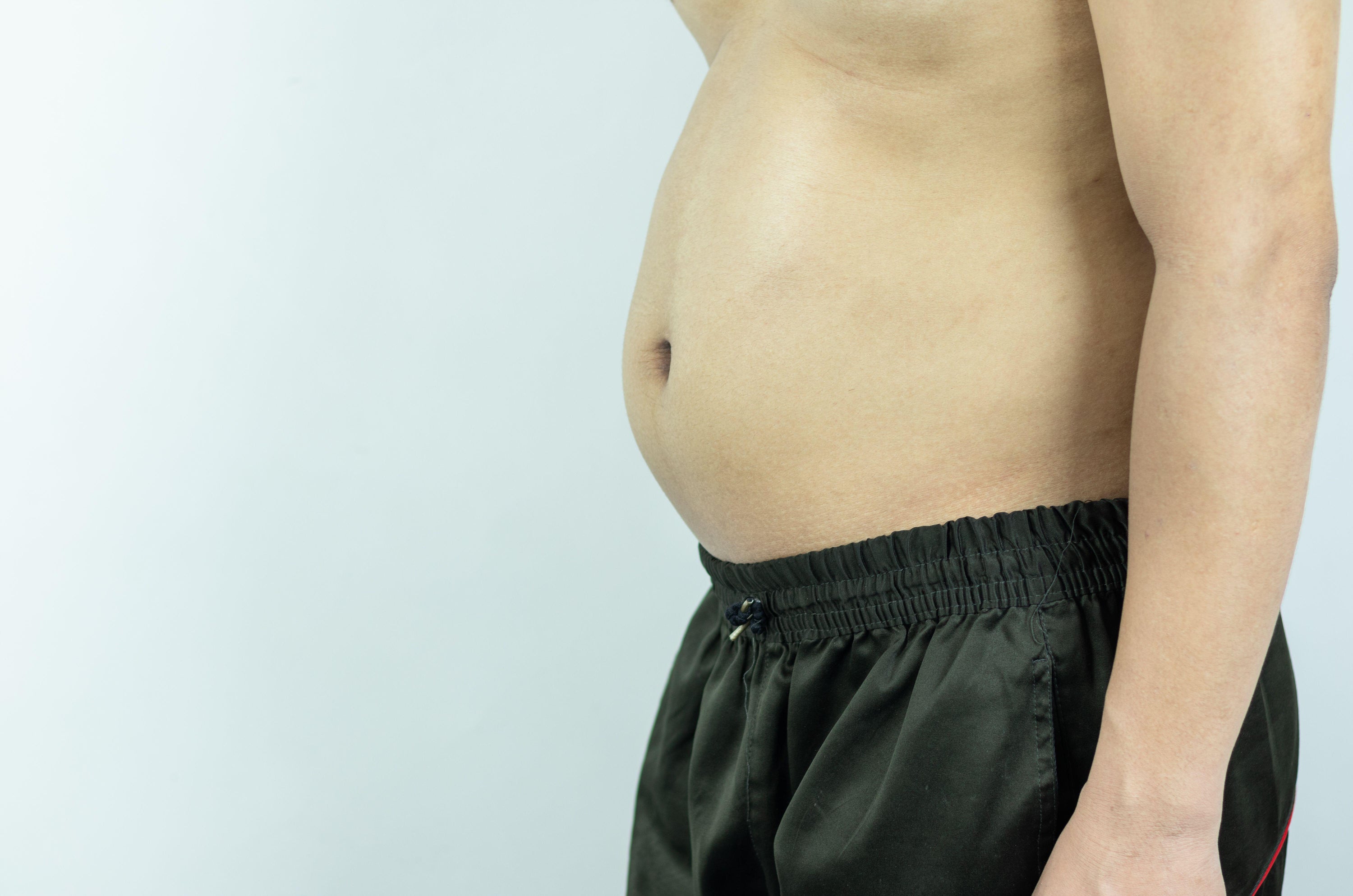 Because some of men’s fat is stored around their organs and is less obvious than women’s fat on their hips and thighs, they may not carry as much weight as a woman to be more at risk of developing the condition