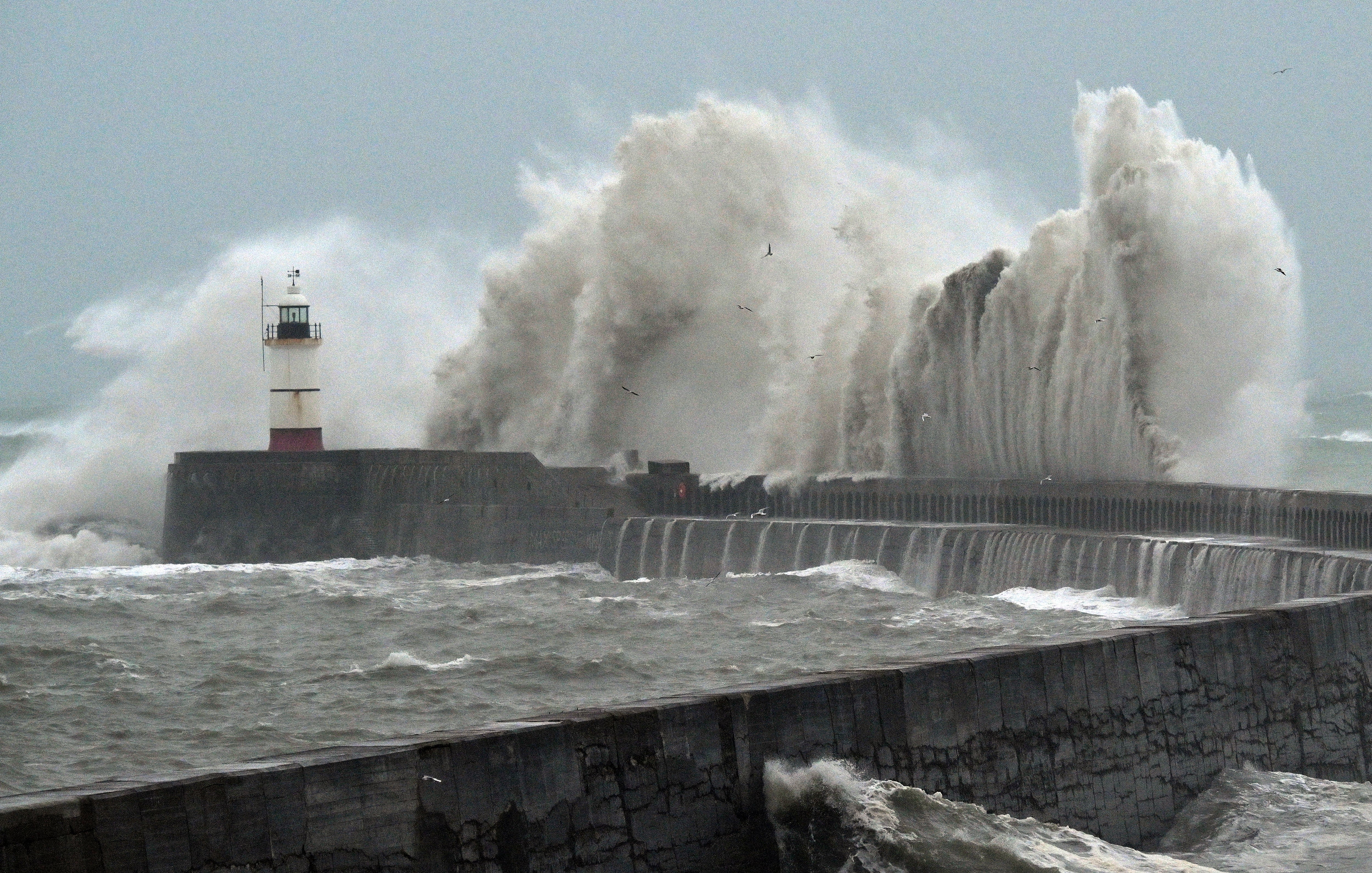 Storm Austen mapped: Where high winds and rain will hit UK today before Boelo arrives