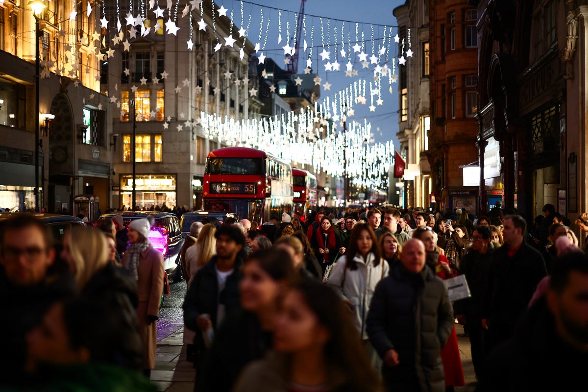 Christmas shoppers to have faces scanned by new cameras in busy London tourist spot