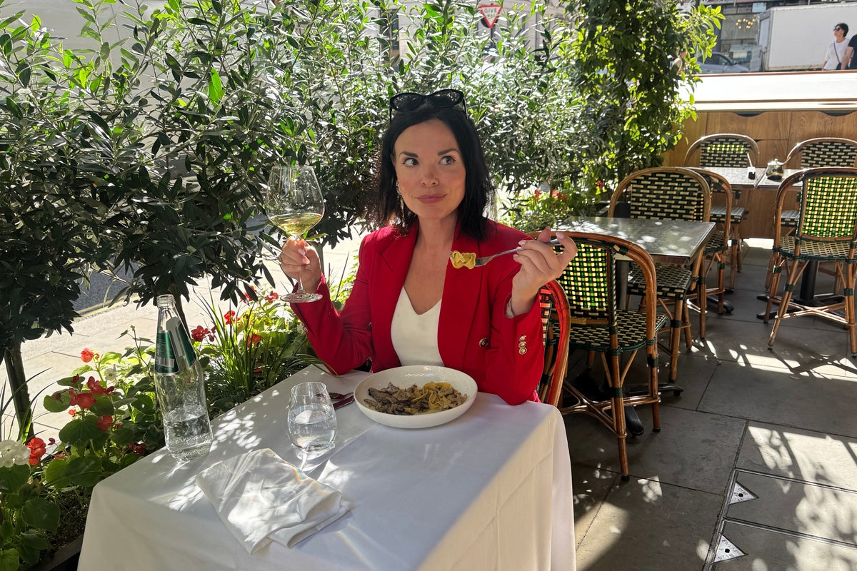 Ditching the phone at lunch rescues solo dining from collective loneliness