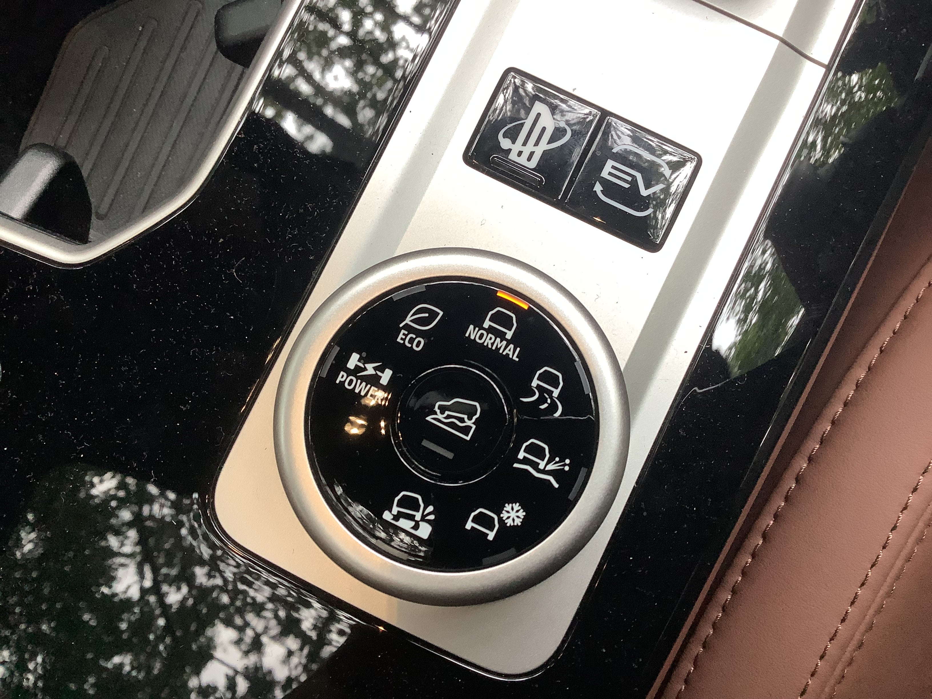 Dialled up: the switch in the centre console automatically optimises for different terrain, while ‘Power’ mode boosts performance
