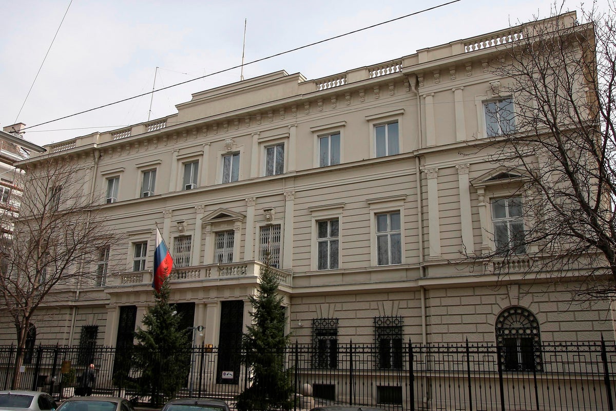 Austria expels 4 Russian diplomats linked to espionage, official says