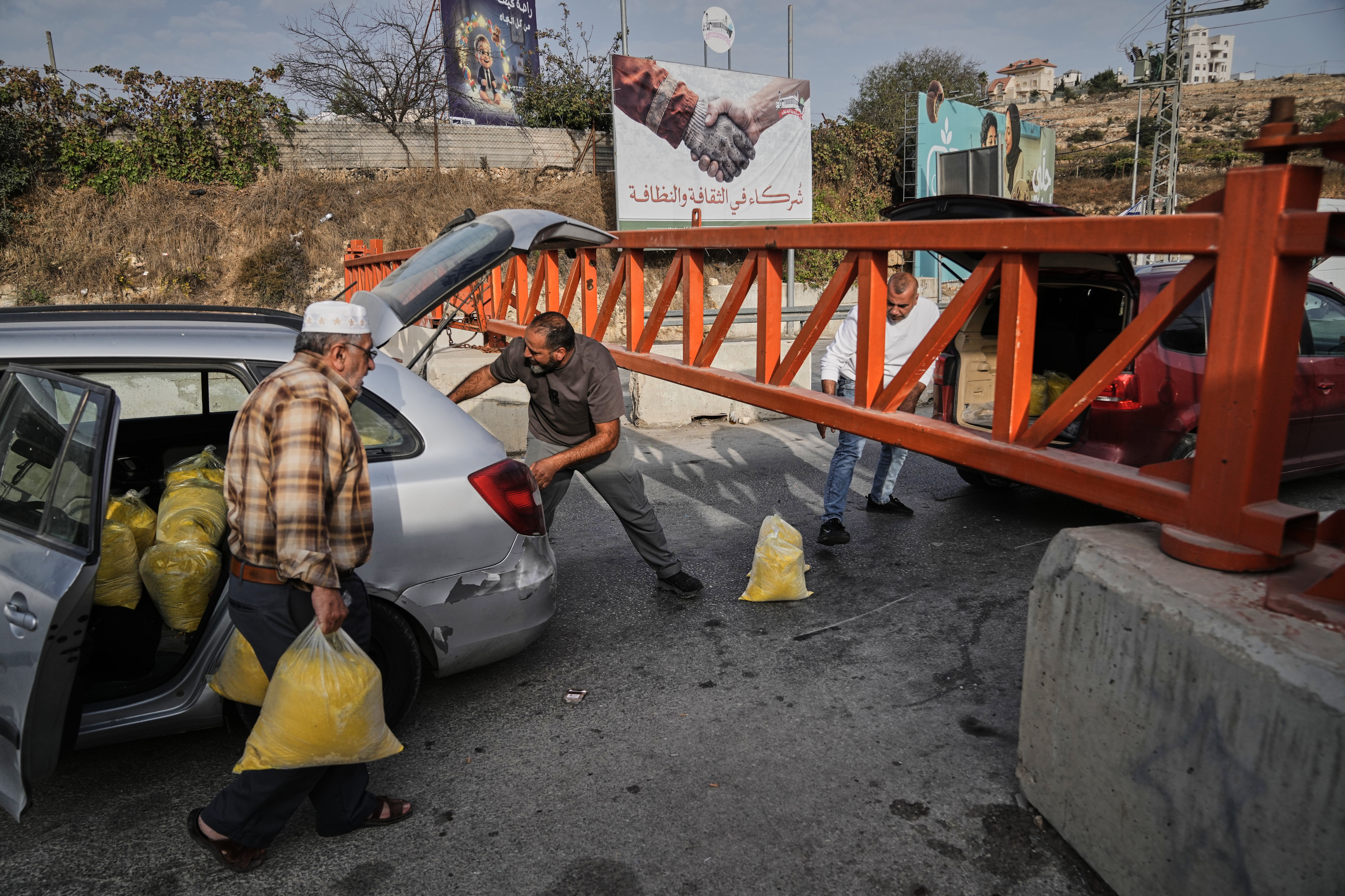 Israel imposes closures across a West Bank city after attacks, and ...