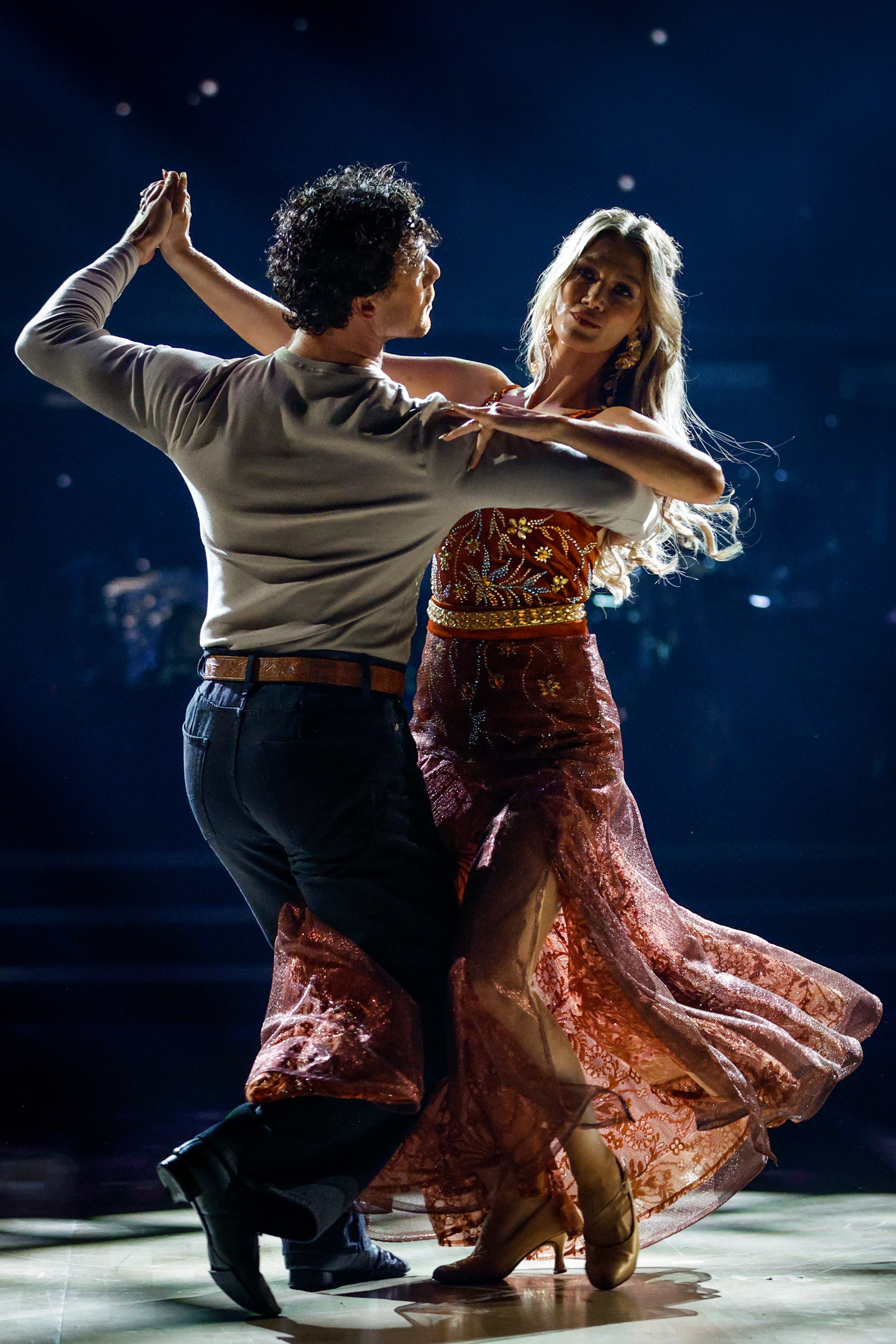 'Grateful' Delta Goodrem returns to Strictly after fracturing rib | The ...