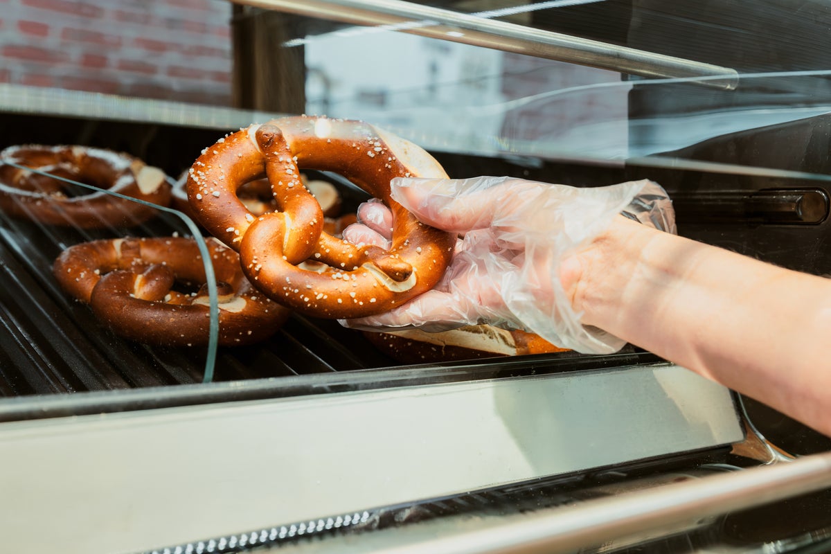 50 middle school students were served pretzels with oven cleaner as seasoning, lawsuit alleges