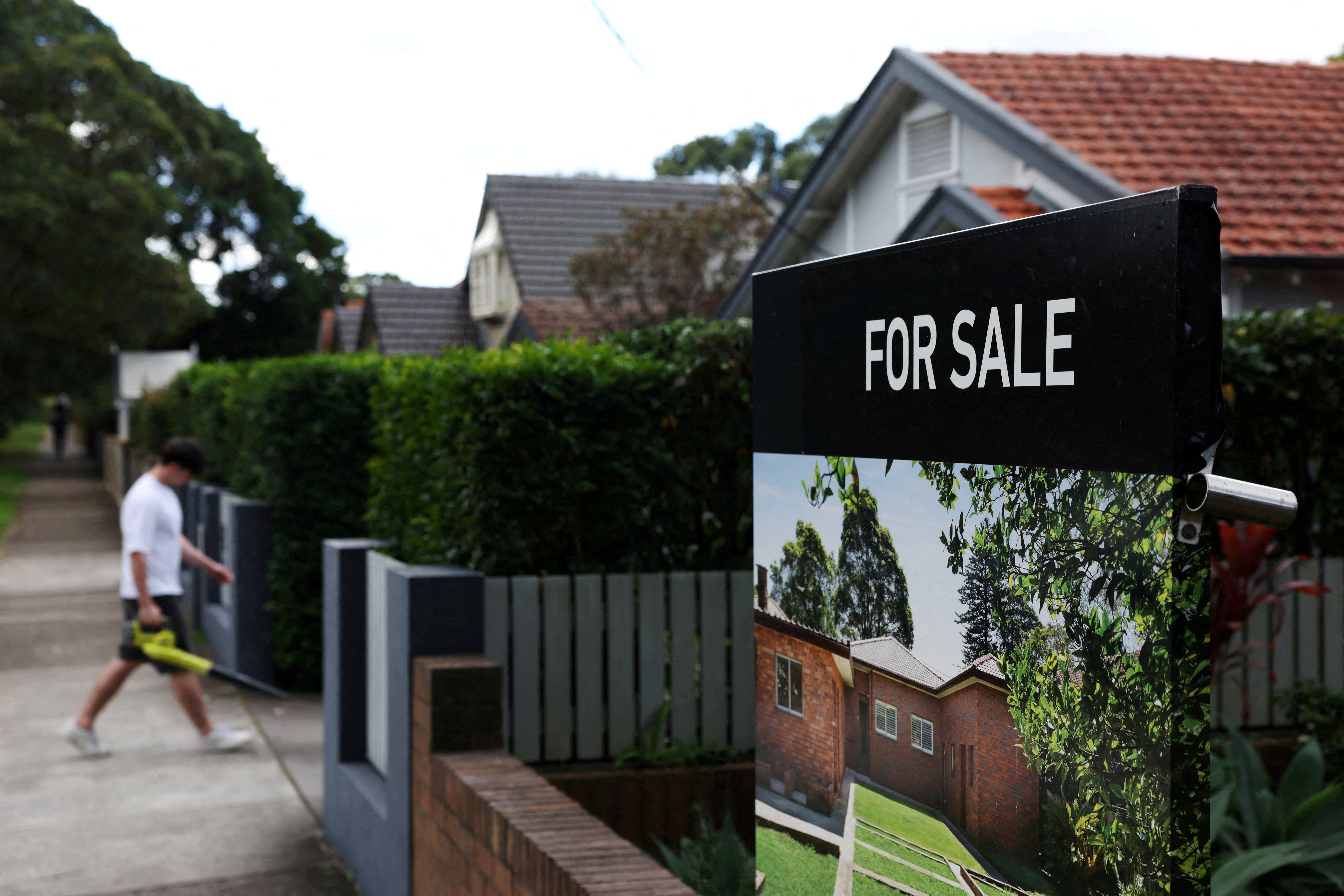 independent.co.uk - Alex Veiga - Stagnant housing market leaves American sellers facing deep price cuts