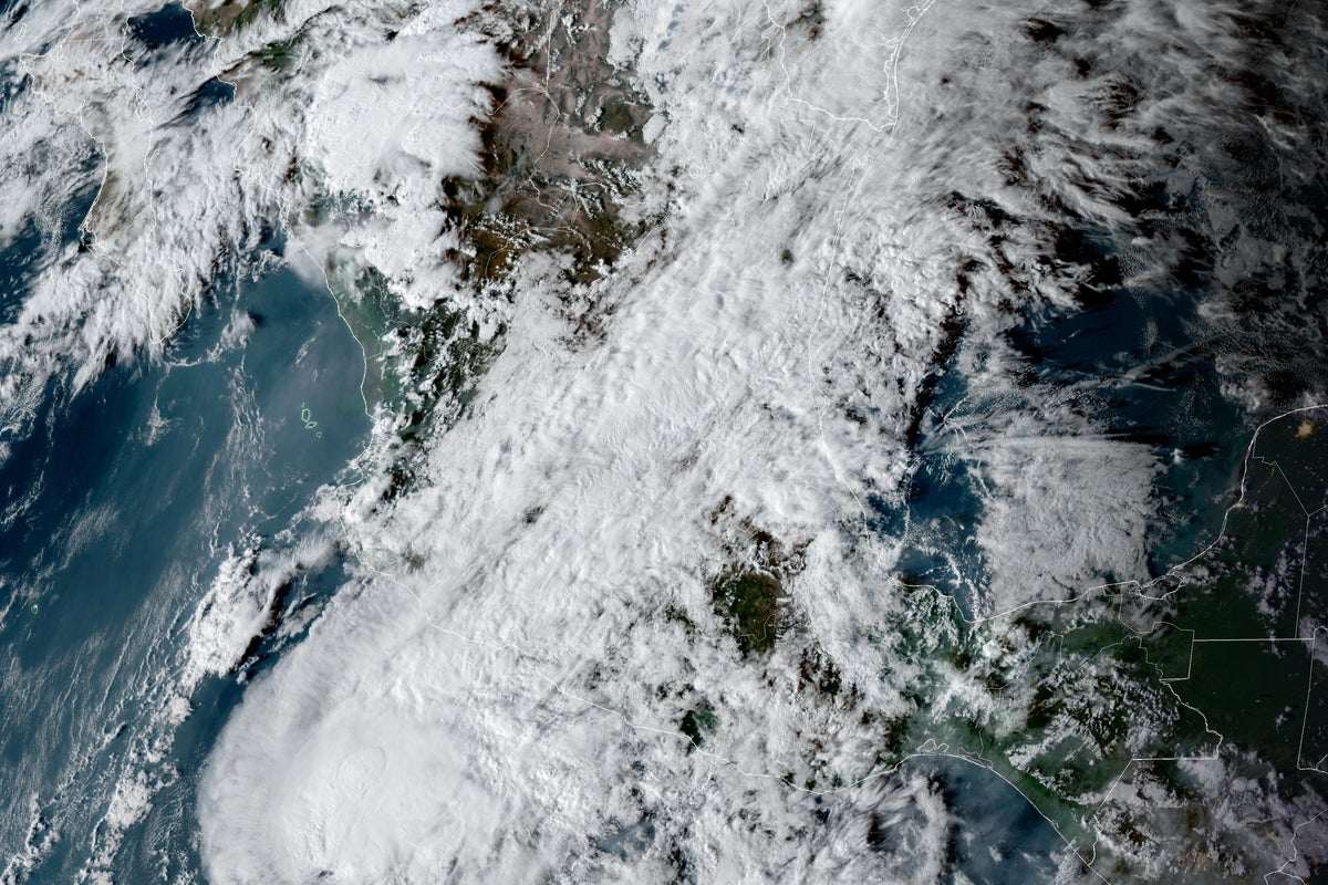Vance no longer a hurricane but as a tropical storm still threatens Mexico's Pacific coast