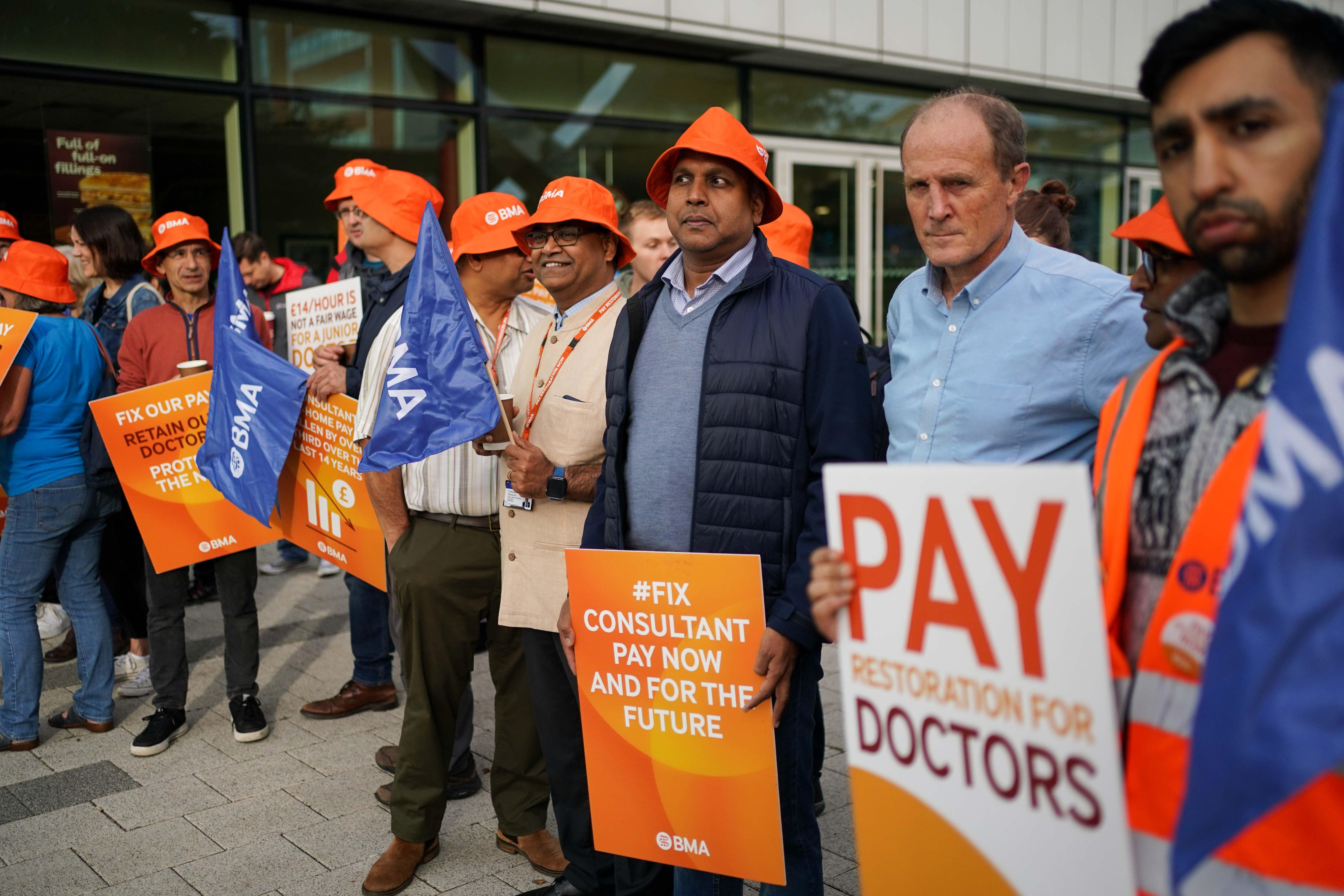 England Consultant Doctors Strike Two Days Starting Nov 25
