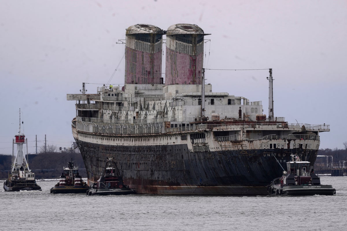 Reef Reference The SS United States is scheduled for sinking to become the world's ...