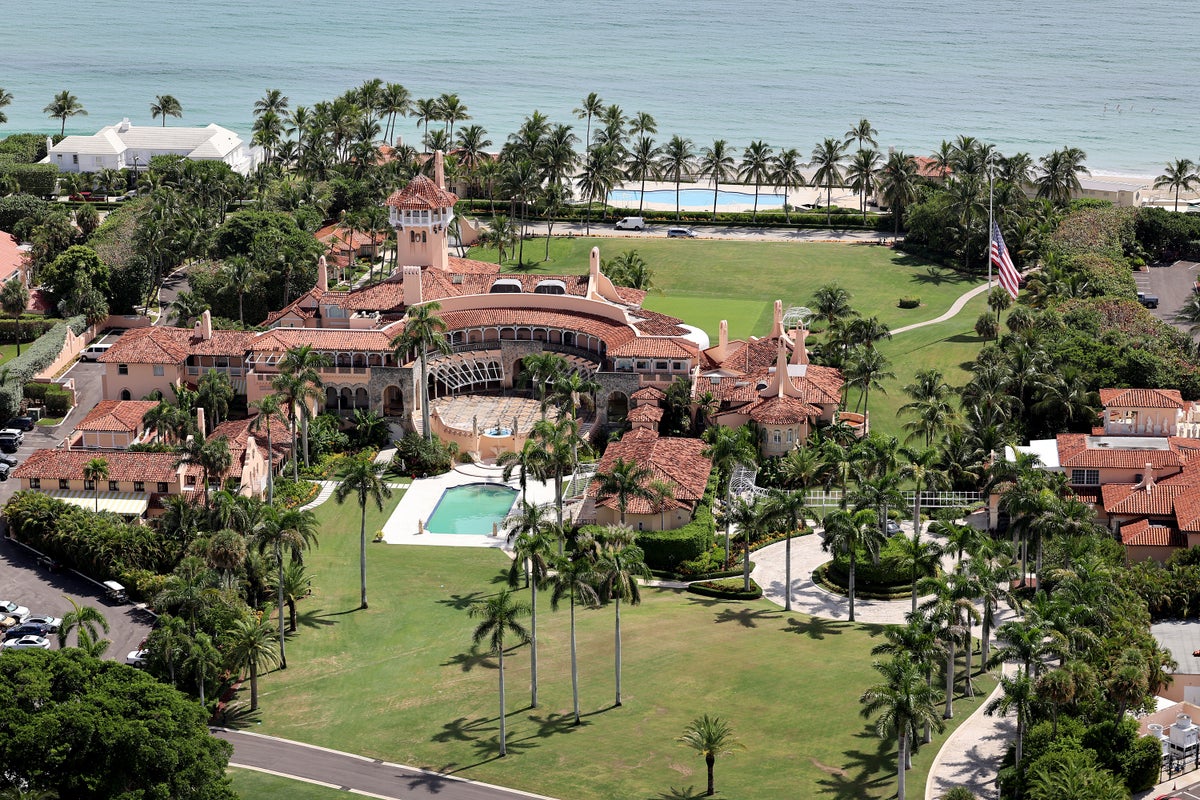 F-16 intercepts plane over Mar-a-Lago as Trump votes