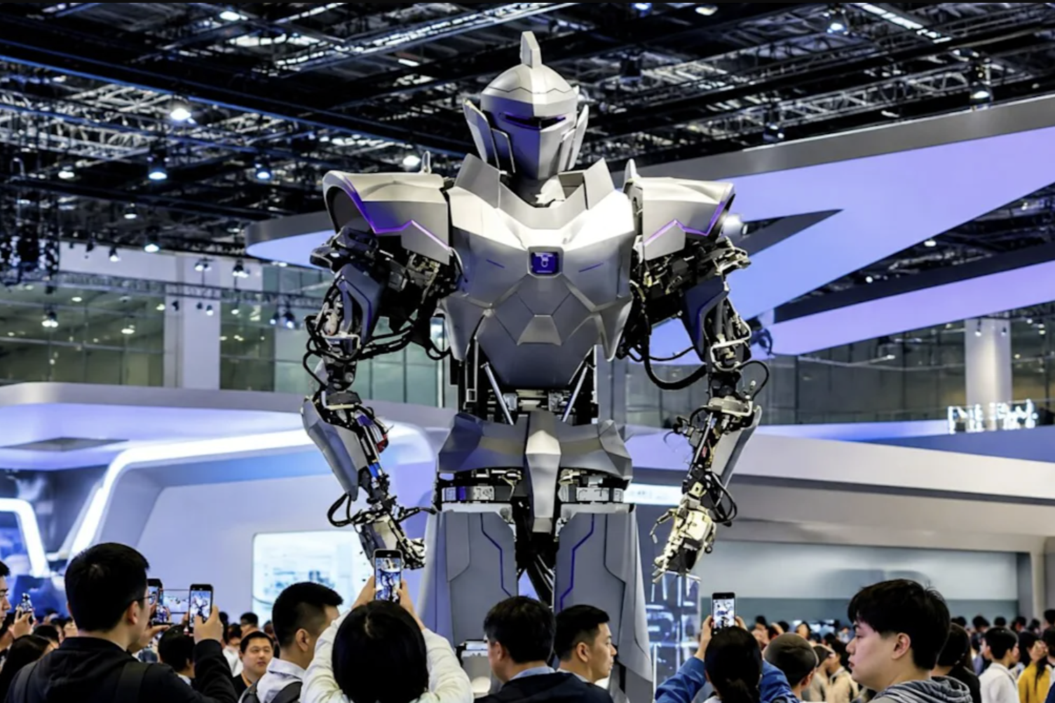 NeodraDynamics says its 13-foot (four-metre) robot is able to lift 500kg loads