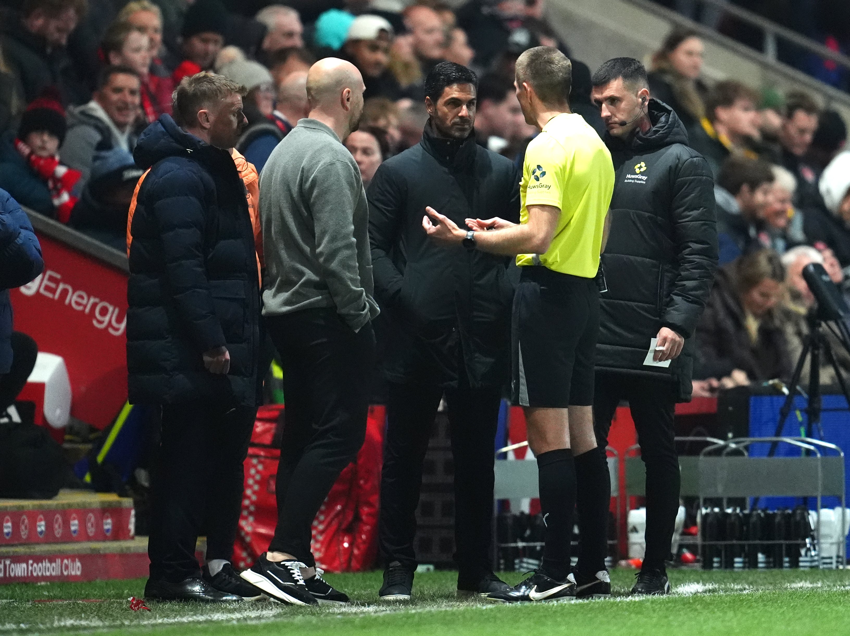 There was confusion as the referee stopped play to speak to both managers