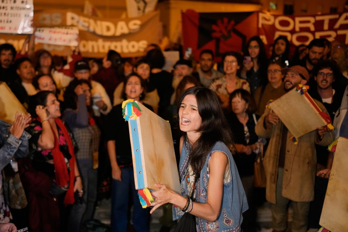 Thousands of Portuguese gather outside Parliament as housing protests swell