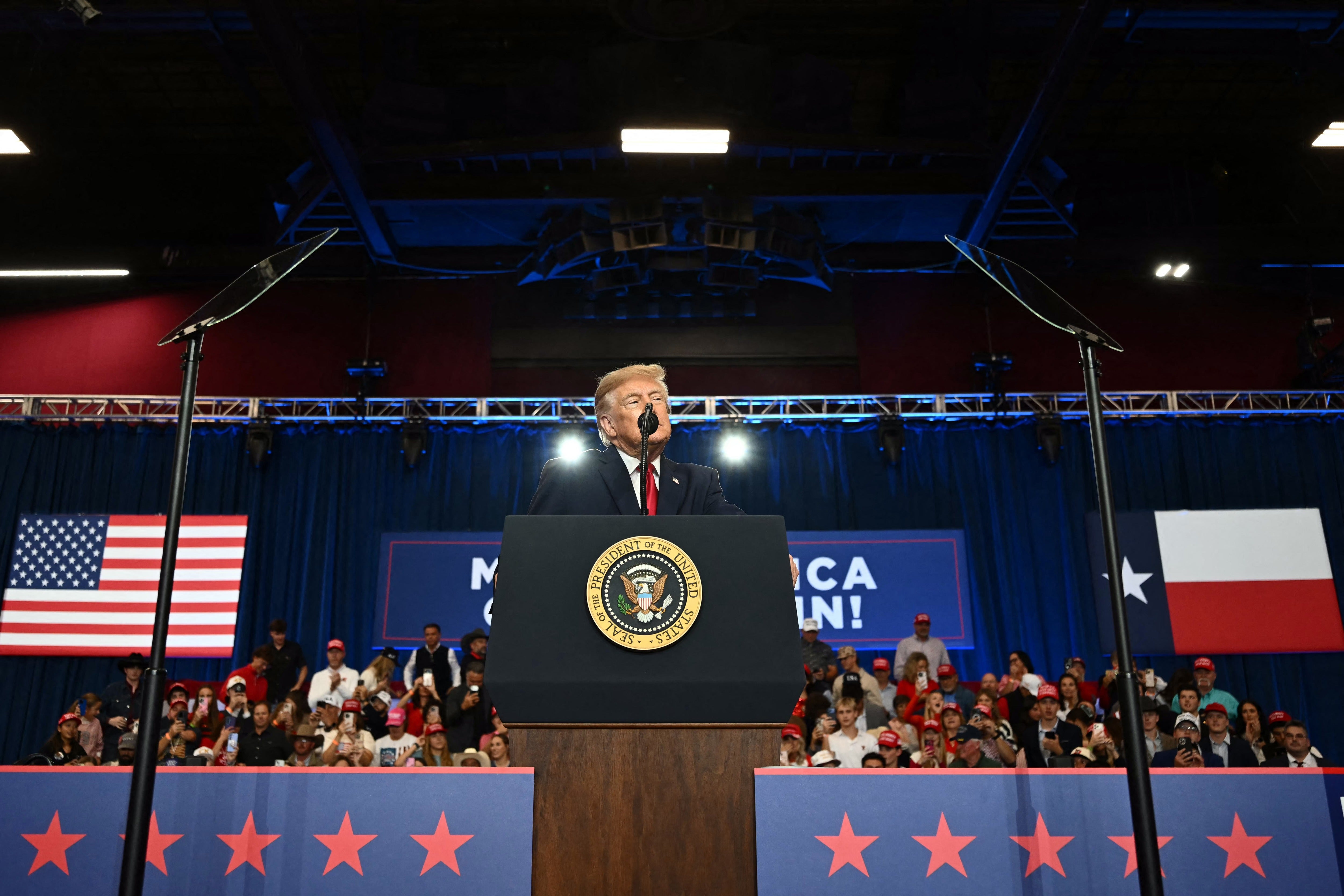 Trump rallies in Texas to back Senate candidate Ken Paxton ahead of midterms