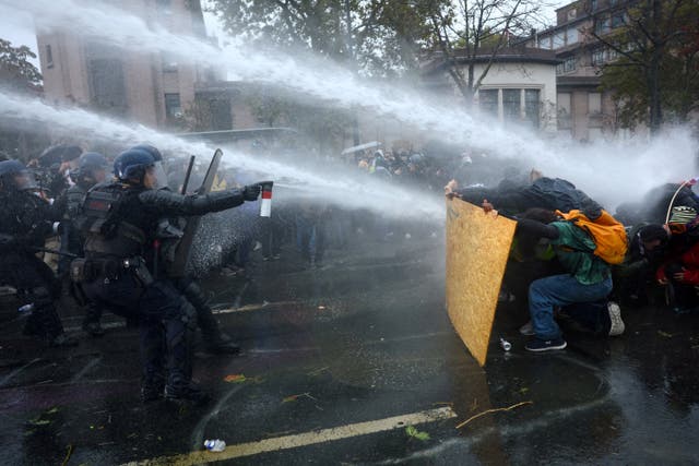 Spain Calls Early Elections as Protests Spread Across Europe