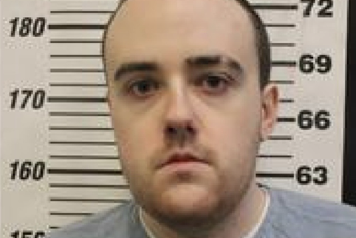 Escaped Tennessee killer 'vanishes into thin air' after stolen truck is found dumped in Illinois