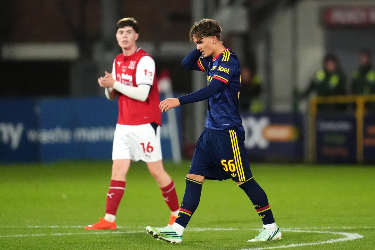 Arsenal to challenge Max Dowman’s dismissal after shock Fleetwood cup exit
