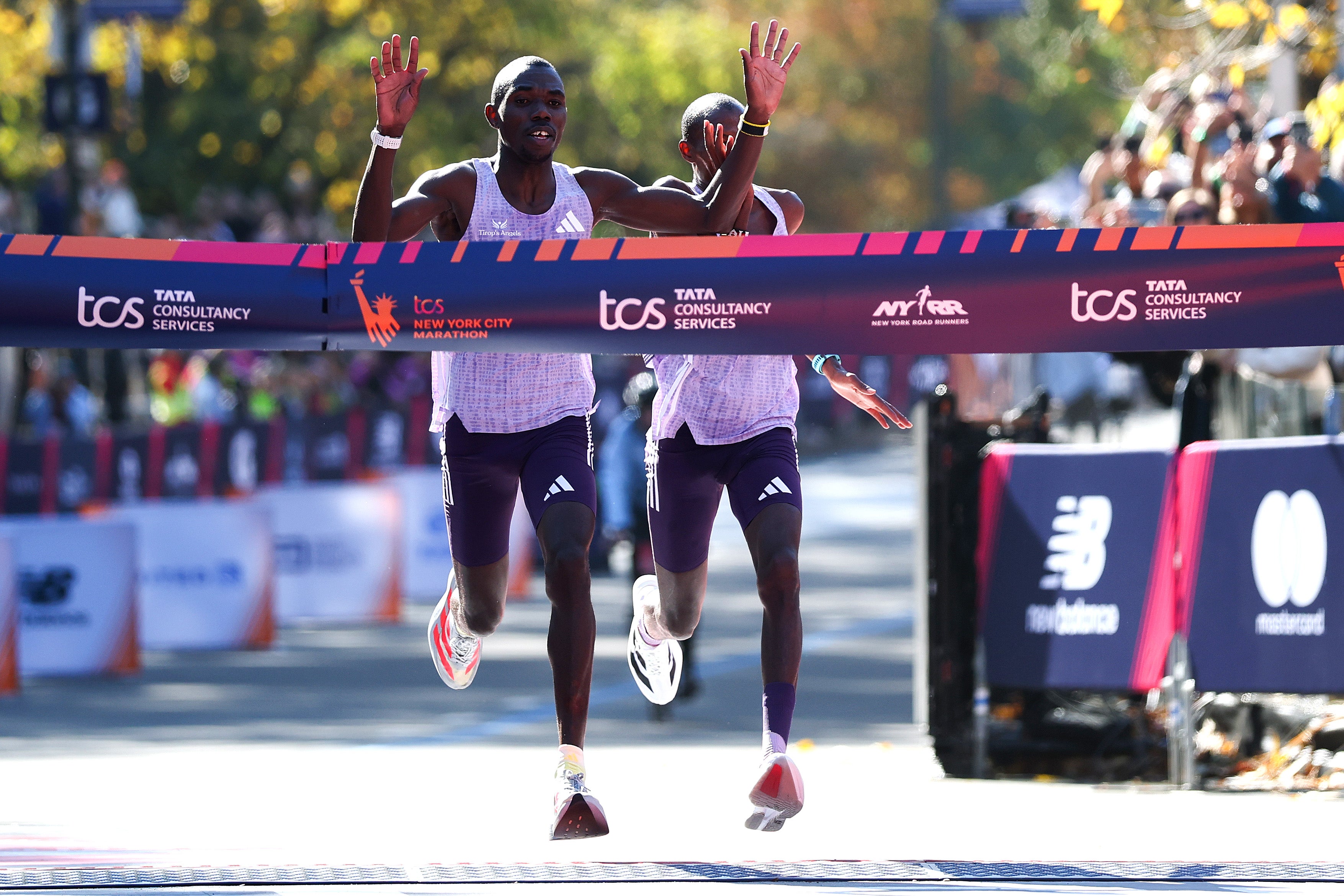 Benson Kipruto beat Alexander Mutiso to a narrow victory in last year's elite men's race at the 2025 TCS New York City Marathon