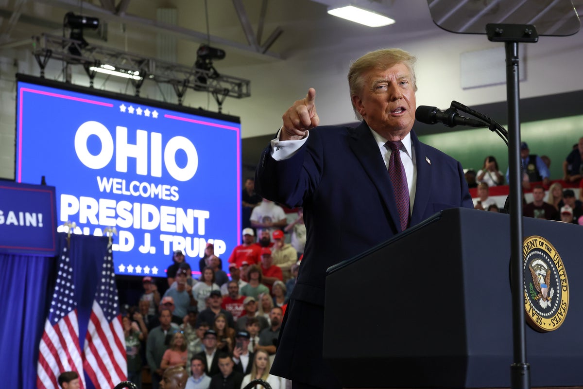 Trump and Obama Hold Rallies as DOJ Plans Federal Monitoring at Polls