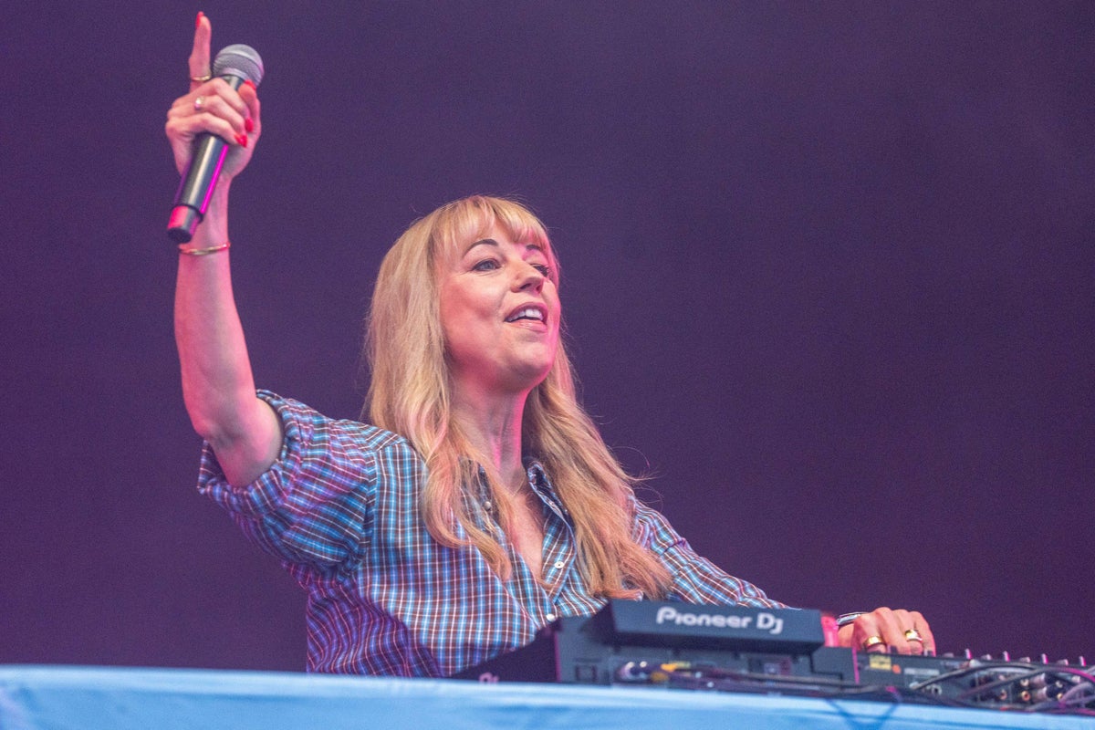 Sara Cox holds on to Radio 2 breakfast listeners - Newswav