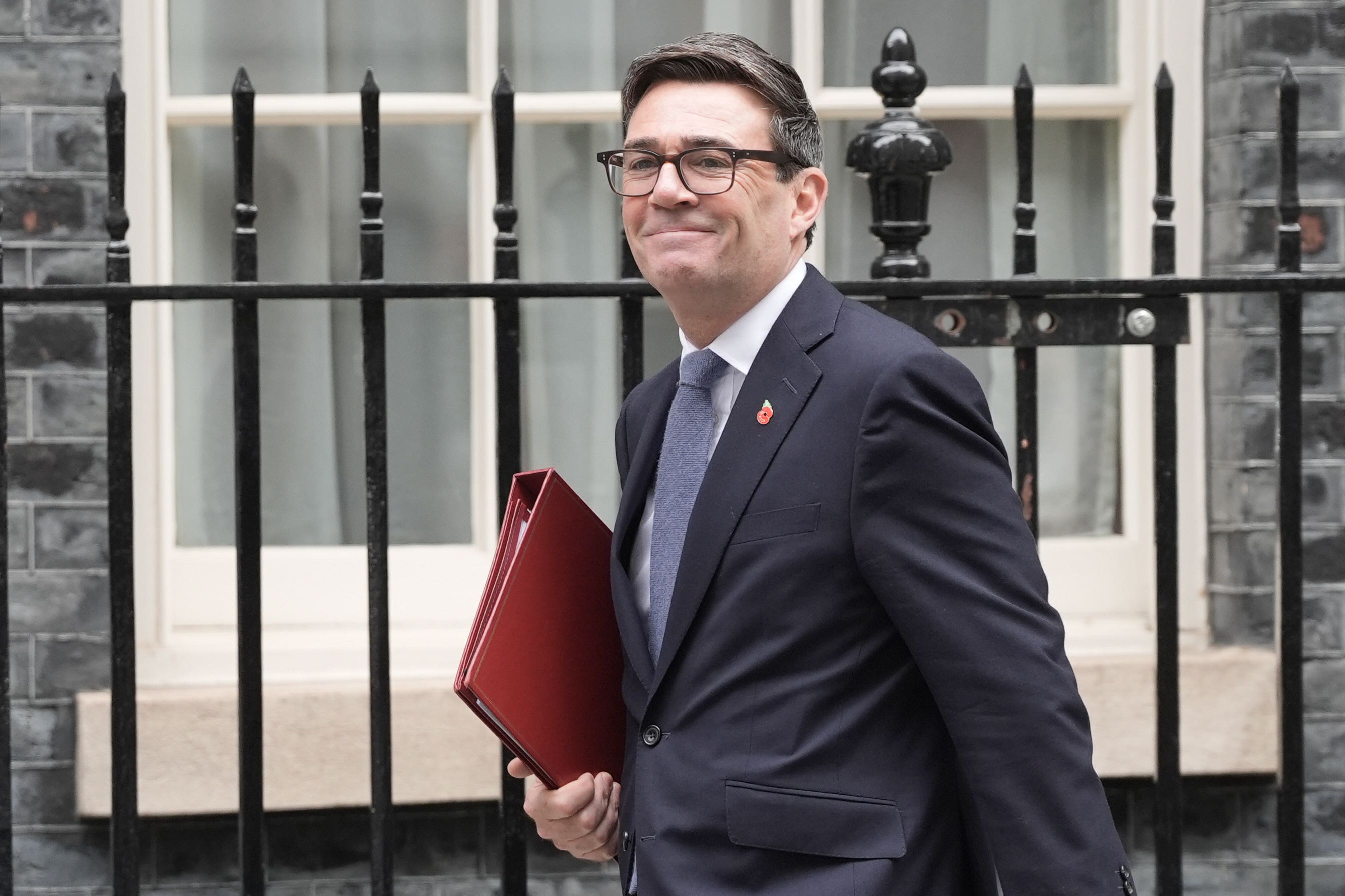 MPs urge PM Burnham to lead obesity drive