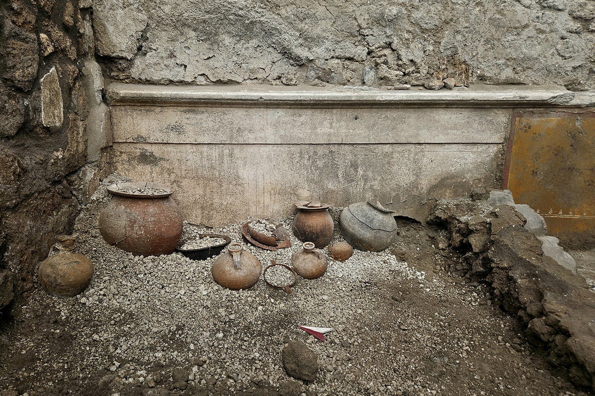 A cupboard sealed for 2,000 years reveals the secrets of Pompeii before deadly volcano