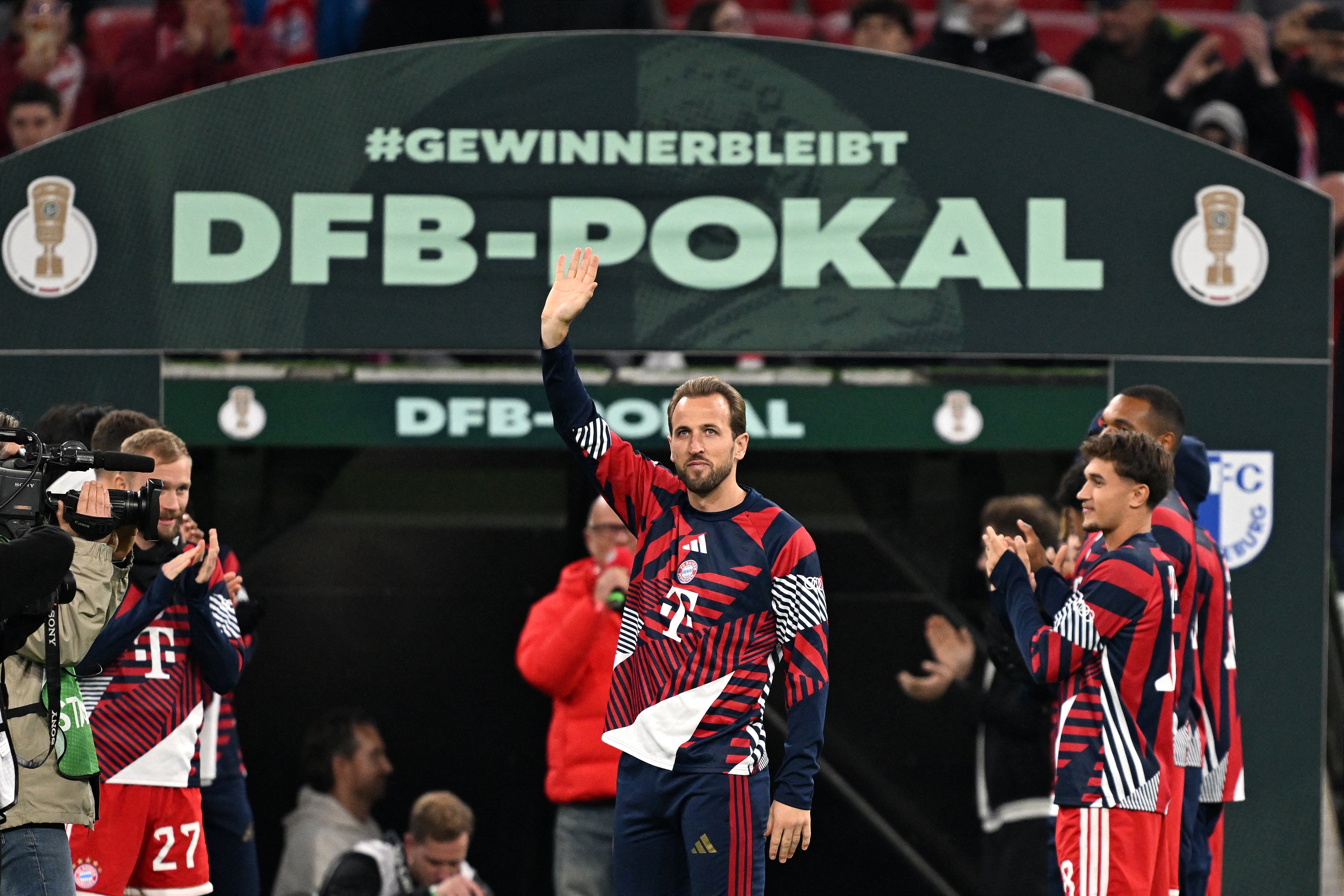 Kane returned to the Allianz Arena to a hero's welcome from the adoring Bayern Munich fans