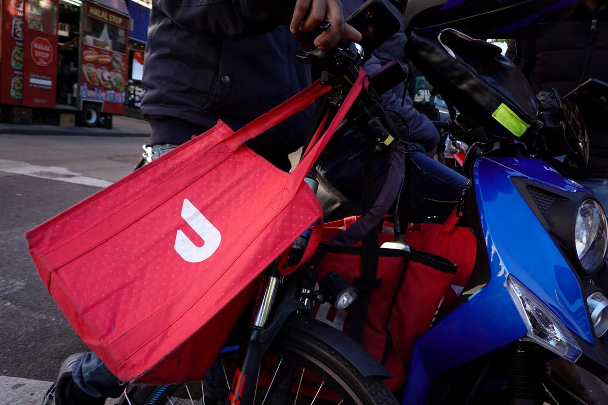 DoorDash acquiring Instacart could be bad for customers, analyst warns