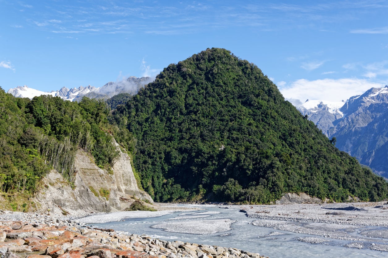 See New Zealand’s natural wonders