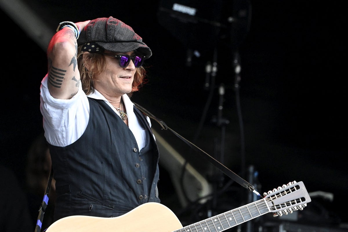 Johnny Depp joins Aerosmith for surprise appearance at star-studded show