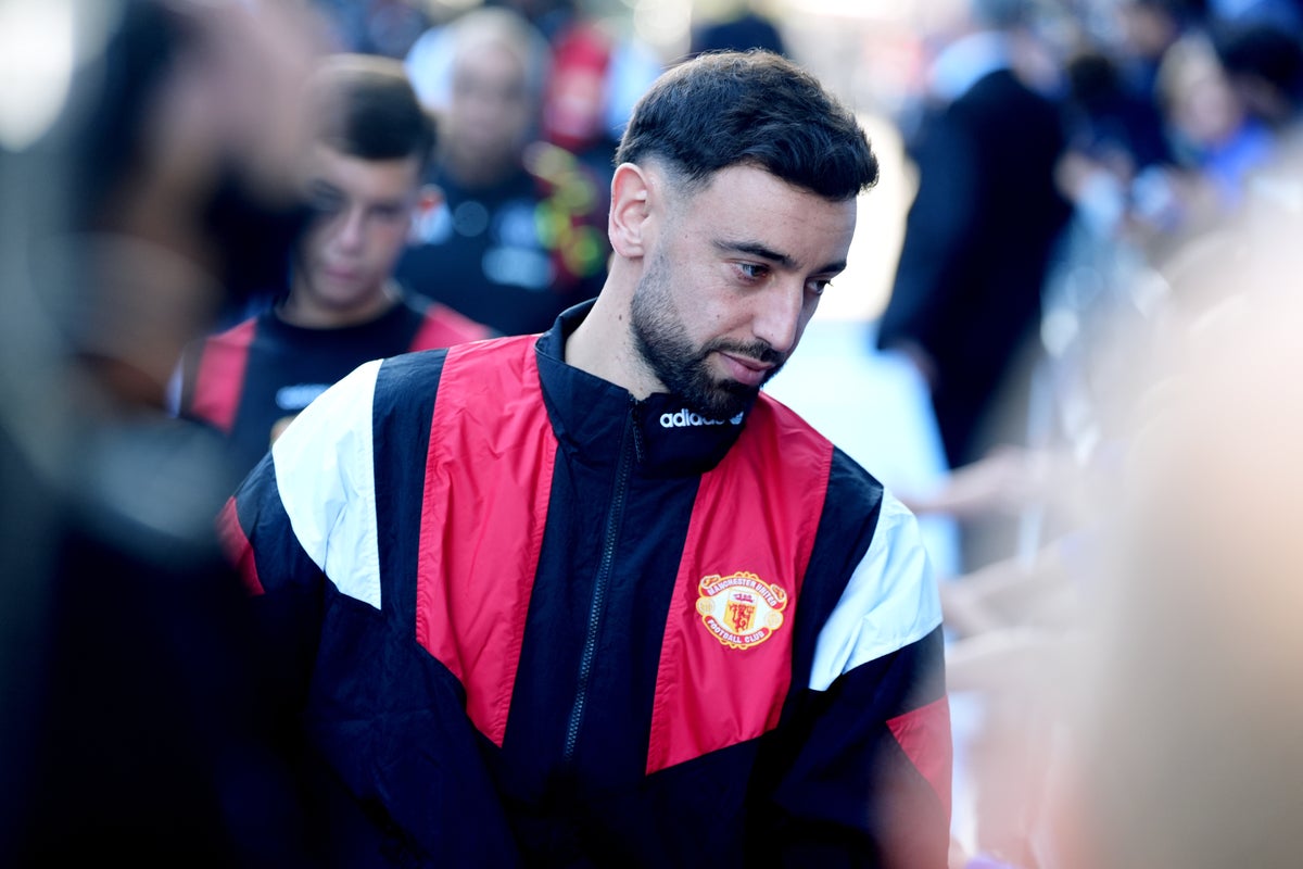 Chelsea v Man United LIVE: Bruno Fernandes starts as Michael Carrick fights for future in Premier League
